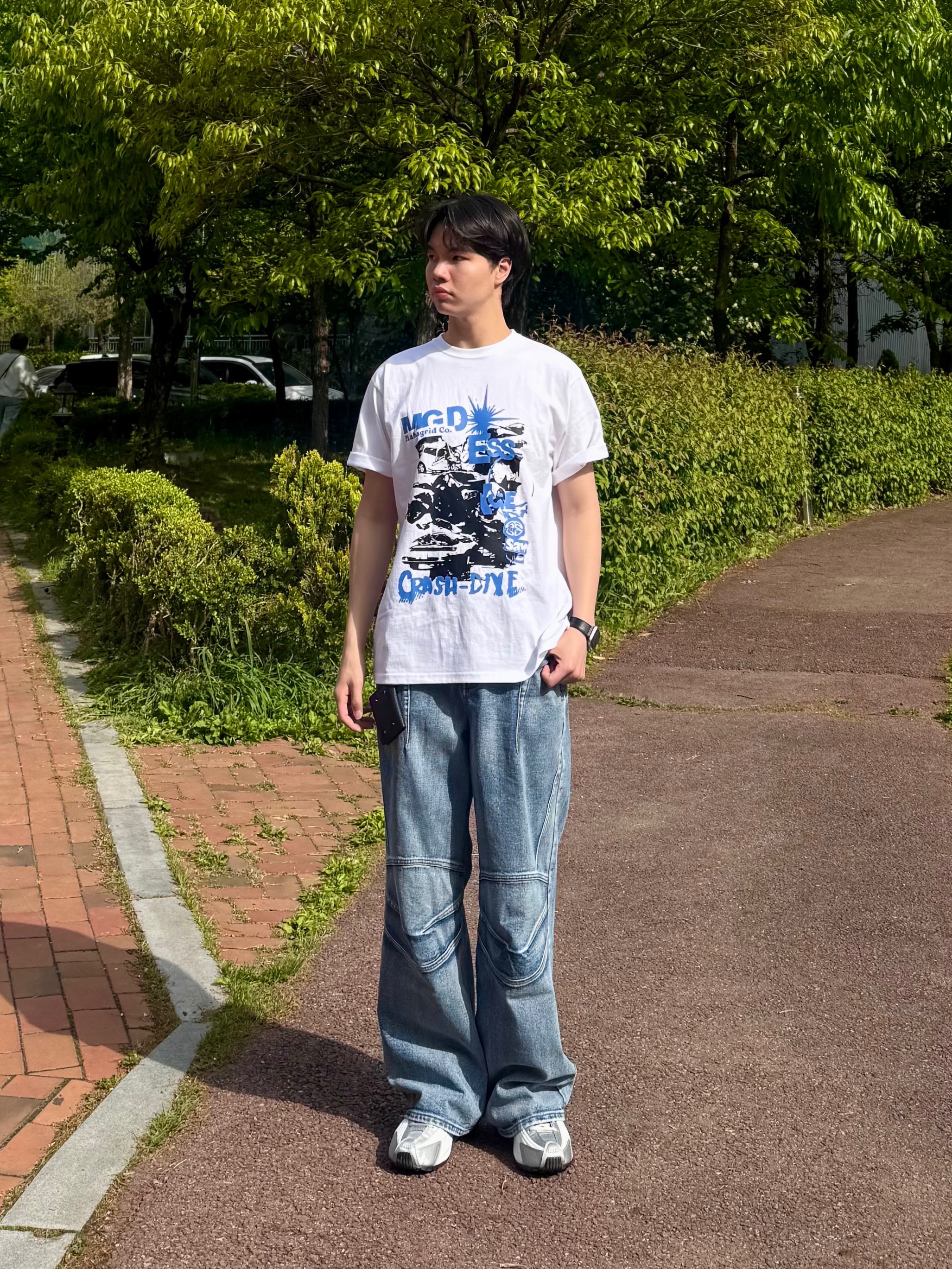 Nike Shox R4 Metallic Silver White, Maison Margiela Keyring Wallet Black 착용 스타일 - 3