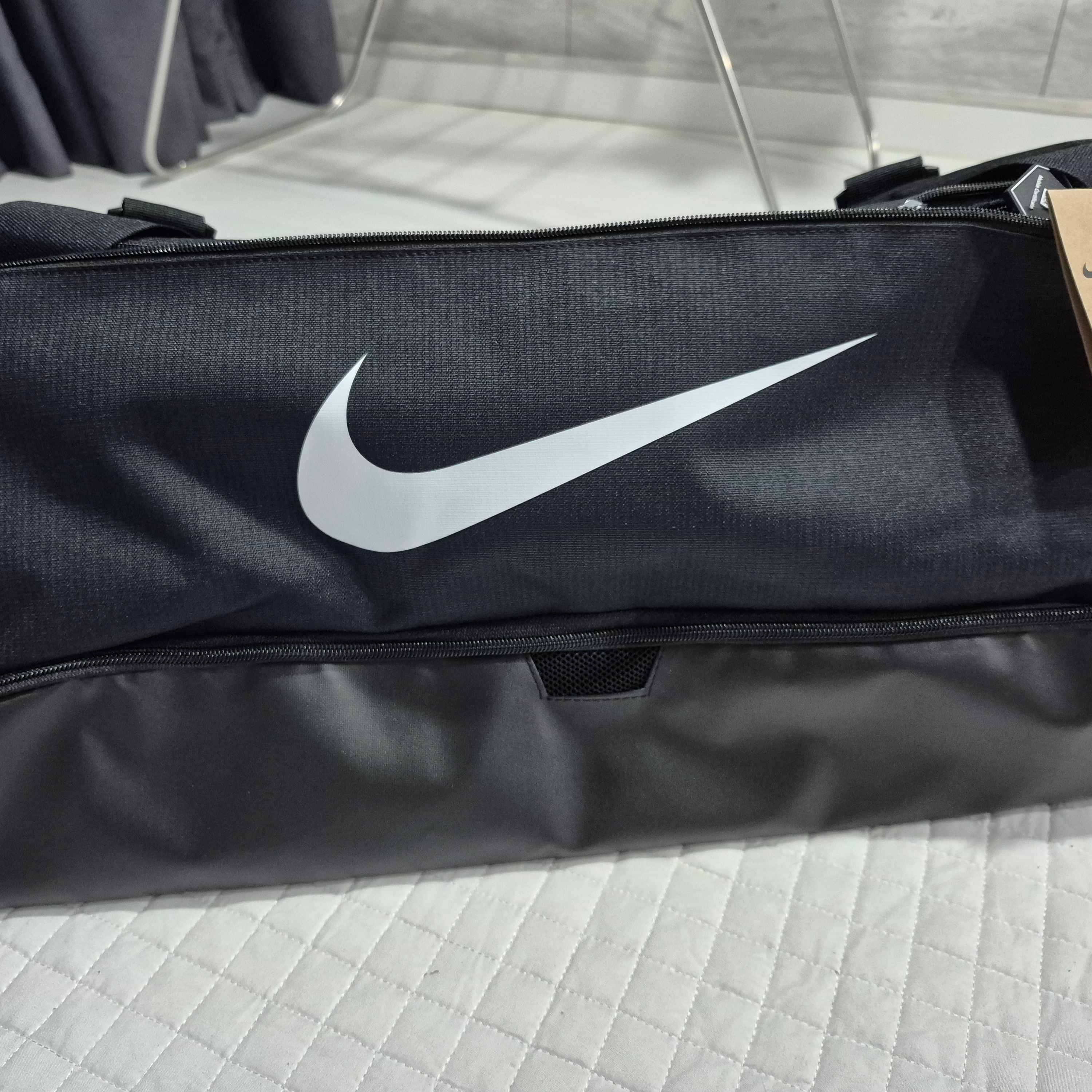 Nike Brasilia 9.5 Training Duffle Bag Medium 60L Black 착용 스타일