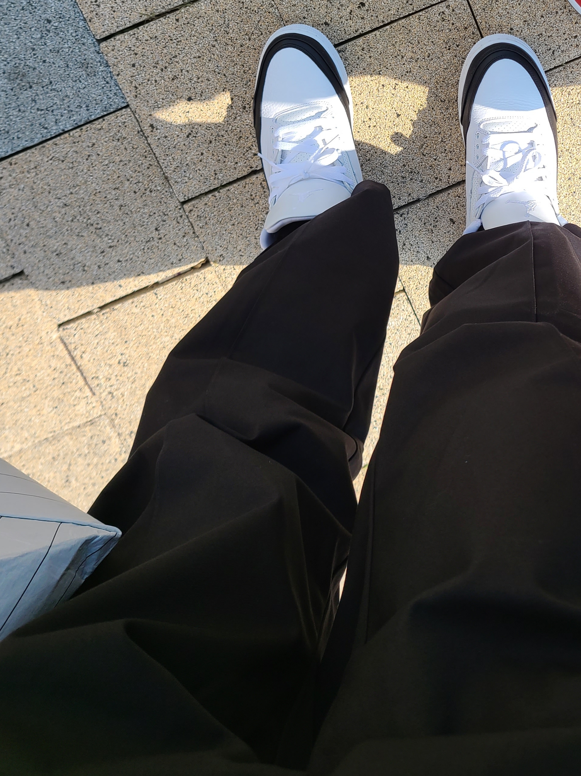 Jordan x A Ma Maniere Pants Black (FN0615-010), Jordan 3 x Fragment Retro SP White Black 착용 스타일 - 2