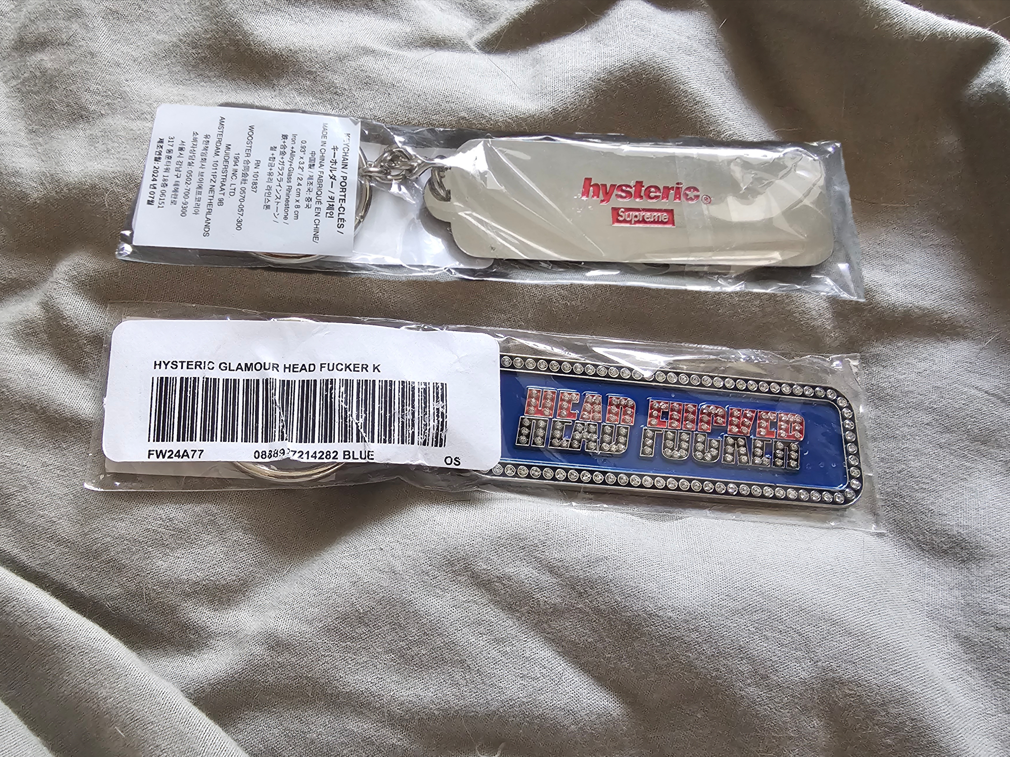 Supreme x Hysteric Glamour Head Fucker Keychain Blue - 24FW 착용 스타일