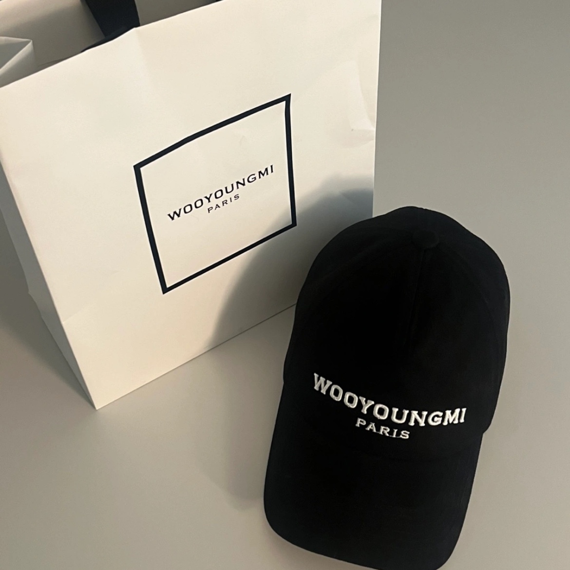 Wooyoungmi Embroidered Ball Cap Black 착용 스타일