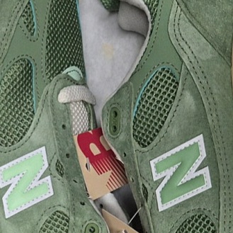 New Balance 993 Made in USA Chive Sea Salt 착용 스타일