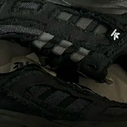 Adidas x Song for the Mute Shadowturf Core Black Night Grey 착용 스타일