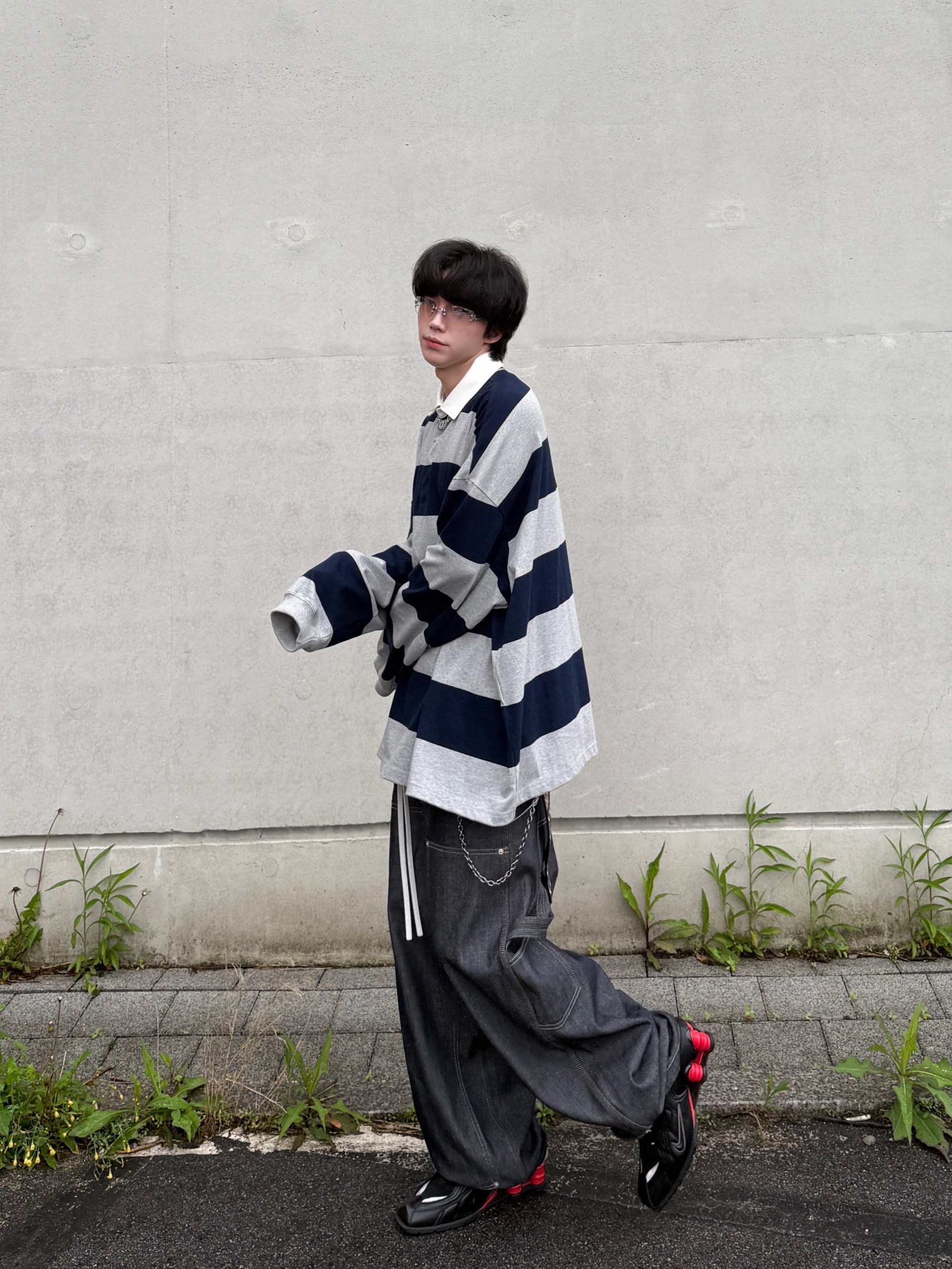 MJD Oversized Stripe Rugby Shirt M.Grey, GRAILZ x KOIN SEOUL Carpenter Raw Denim Pants Indigo 착용 스타일 - 1