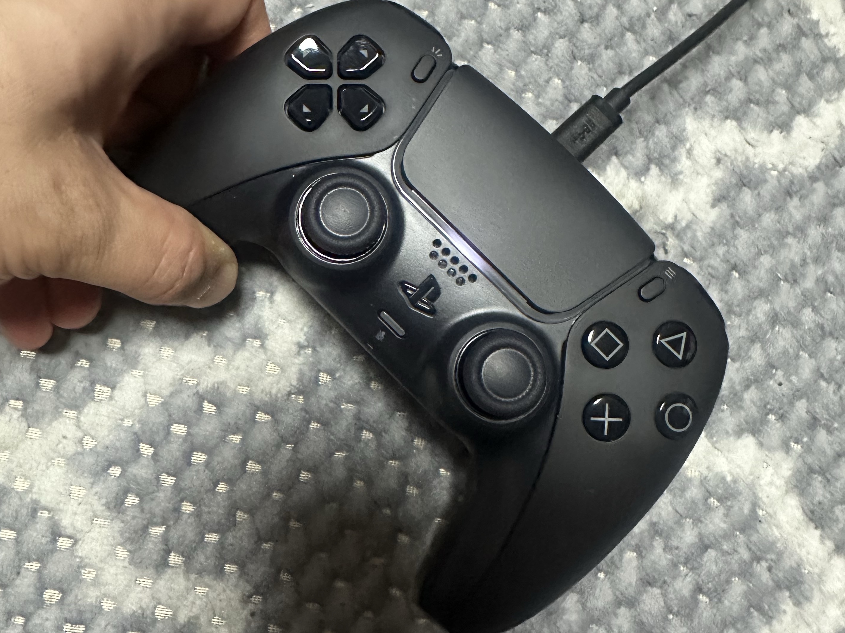 PlayStation 5 DualSense Wireless Controller Midnight Black 착용 스타일