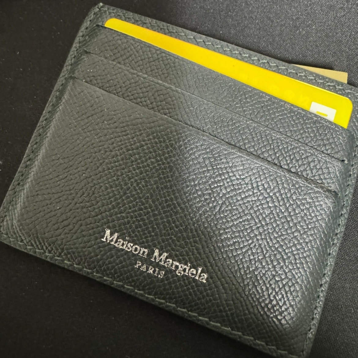 Maison Margiela Stitch Card Holder Black 착용 스타일