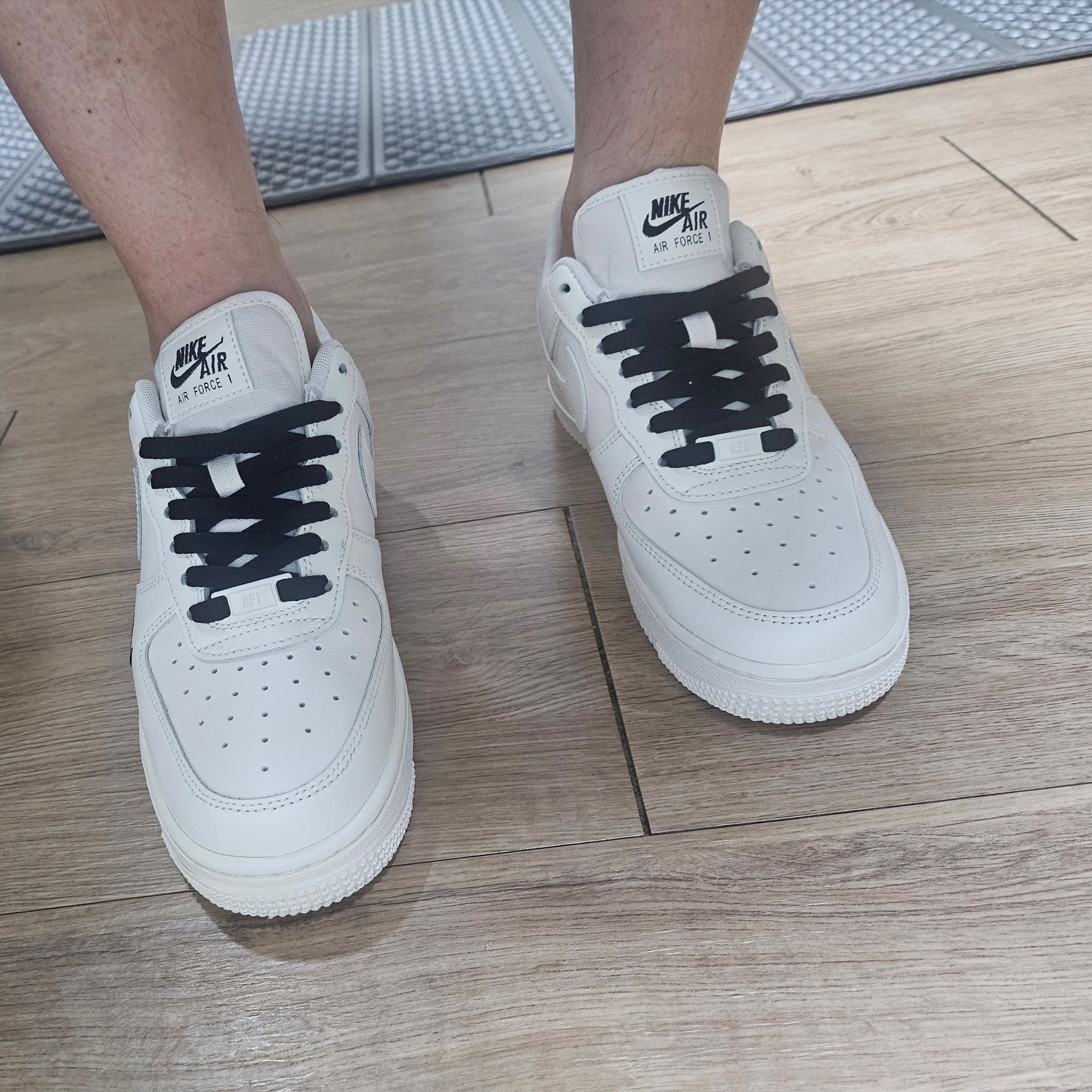 (W) Nike Air Force 1 '07 Essential TRK3 Sail 착용 스타일
