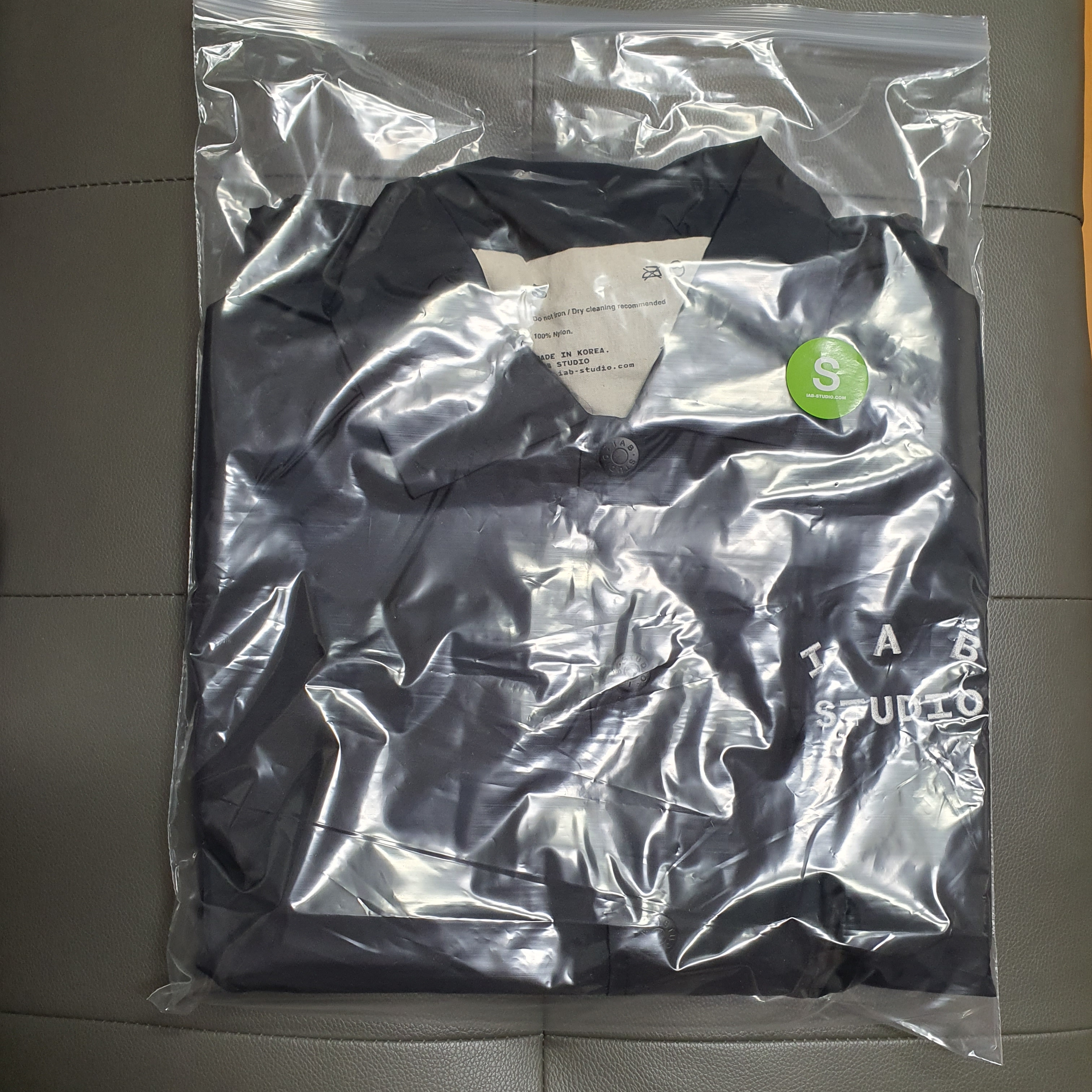 IAB Studio Coach Jacket Black 착용 스타일