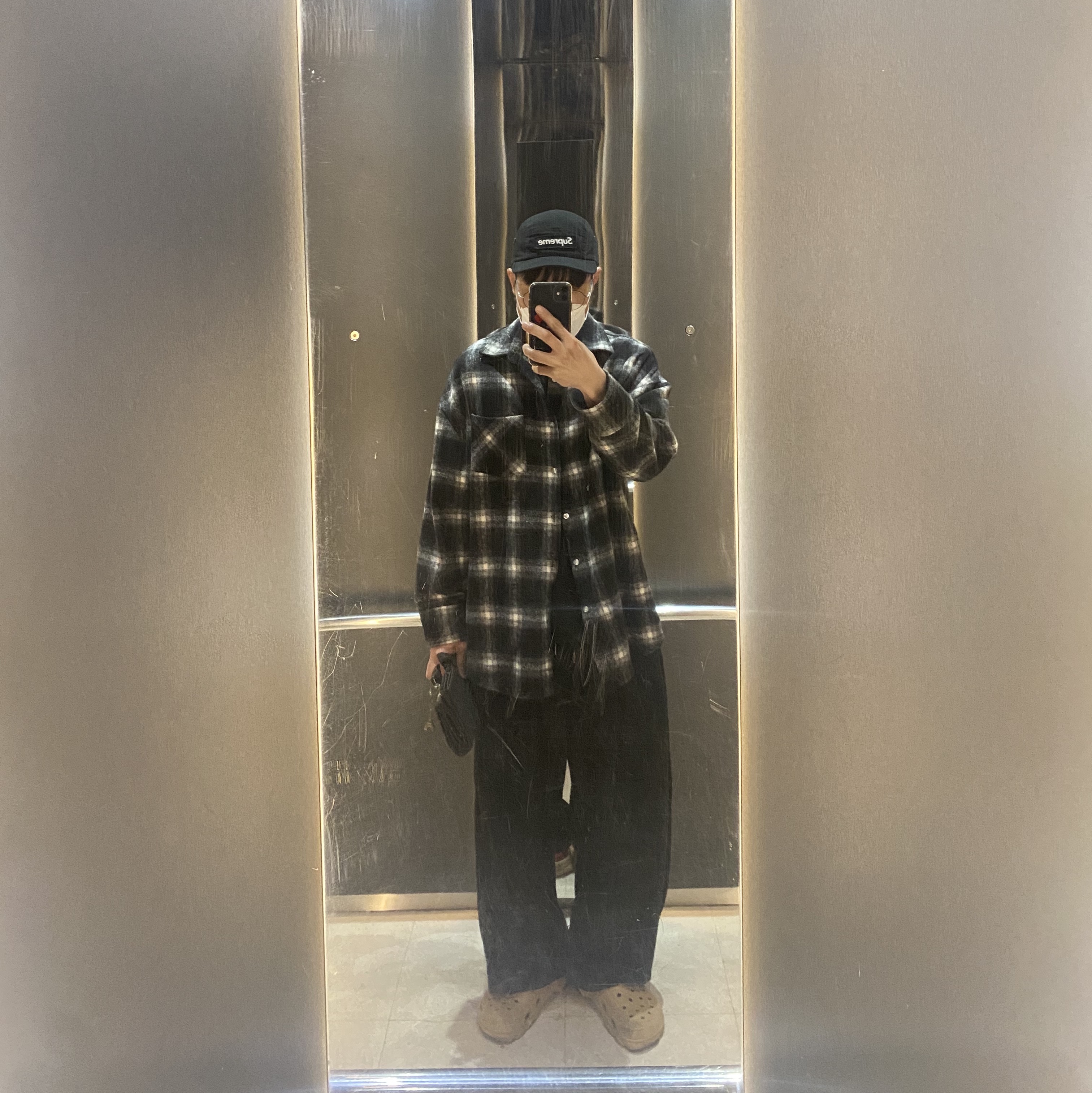 Supreme Washed Chino Twill Camp Cap Black 착용 스타일