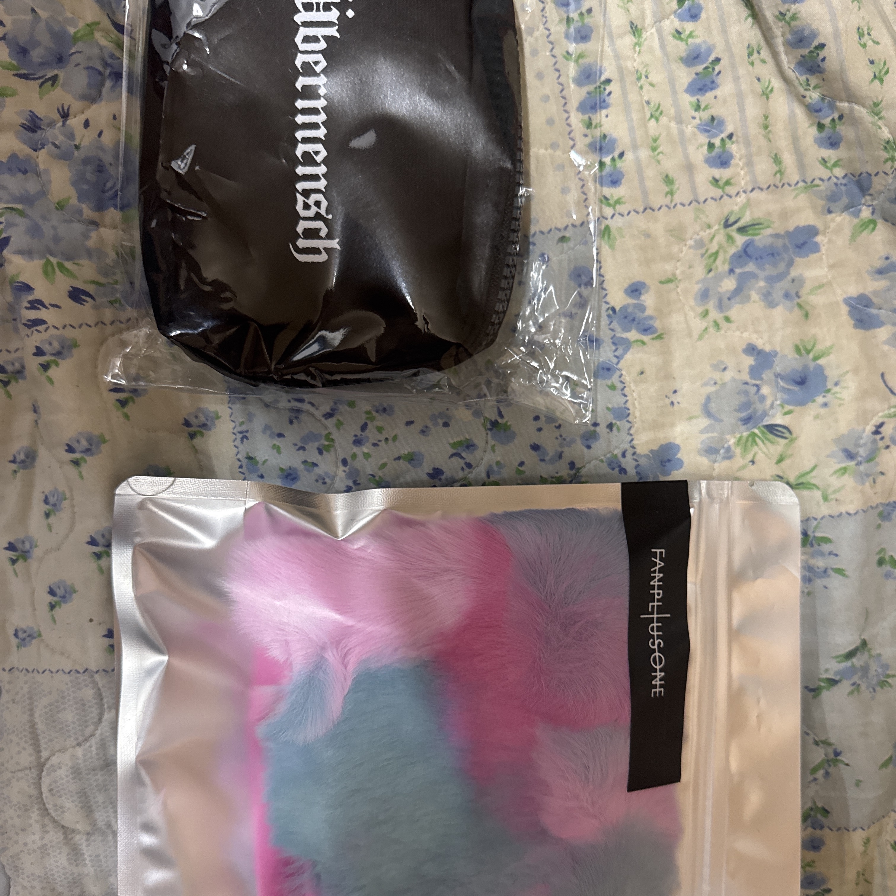 G-DRAGON Ubermensch Official Light Stick, Bigbang Official Light Stick Ver.4 Black 2025 착용 스타일 - 2