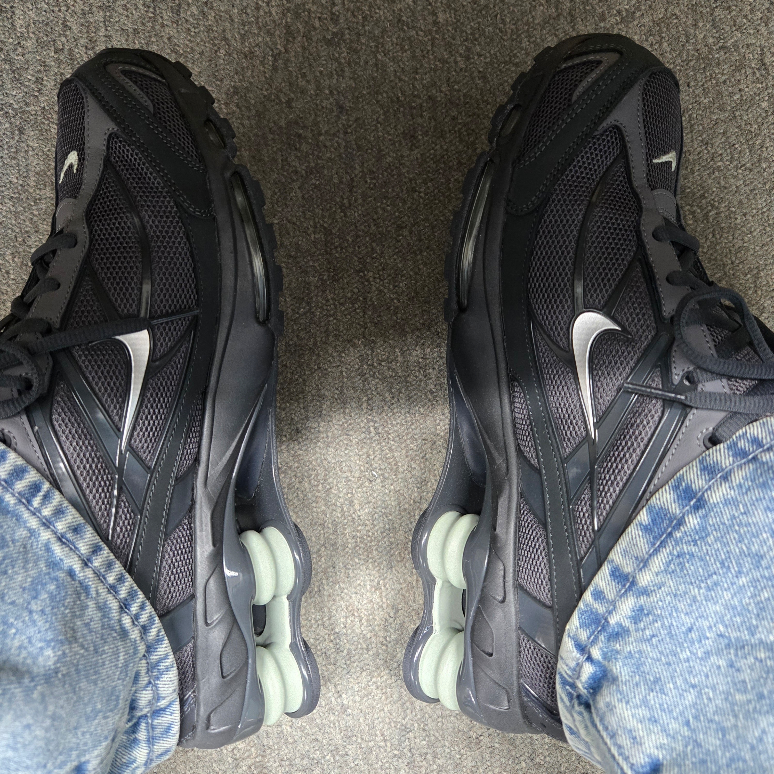 Nike Shox Ride 2 Iron Grey and Anthracite 착용 스타일