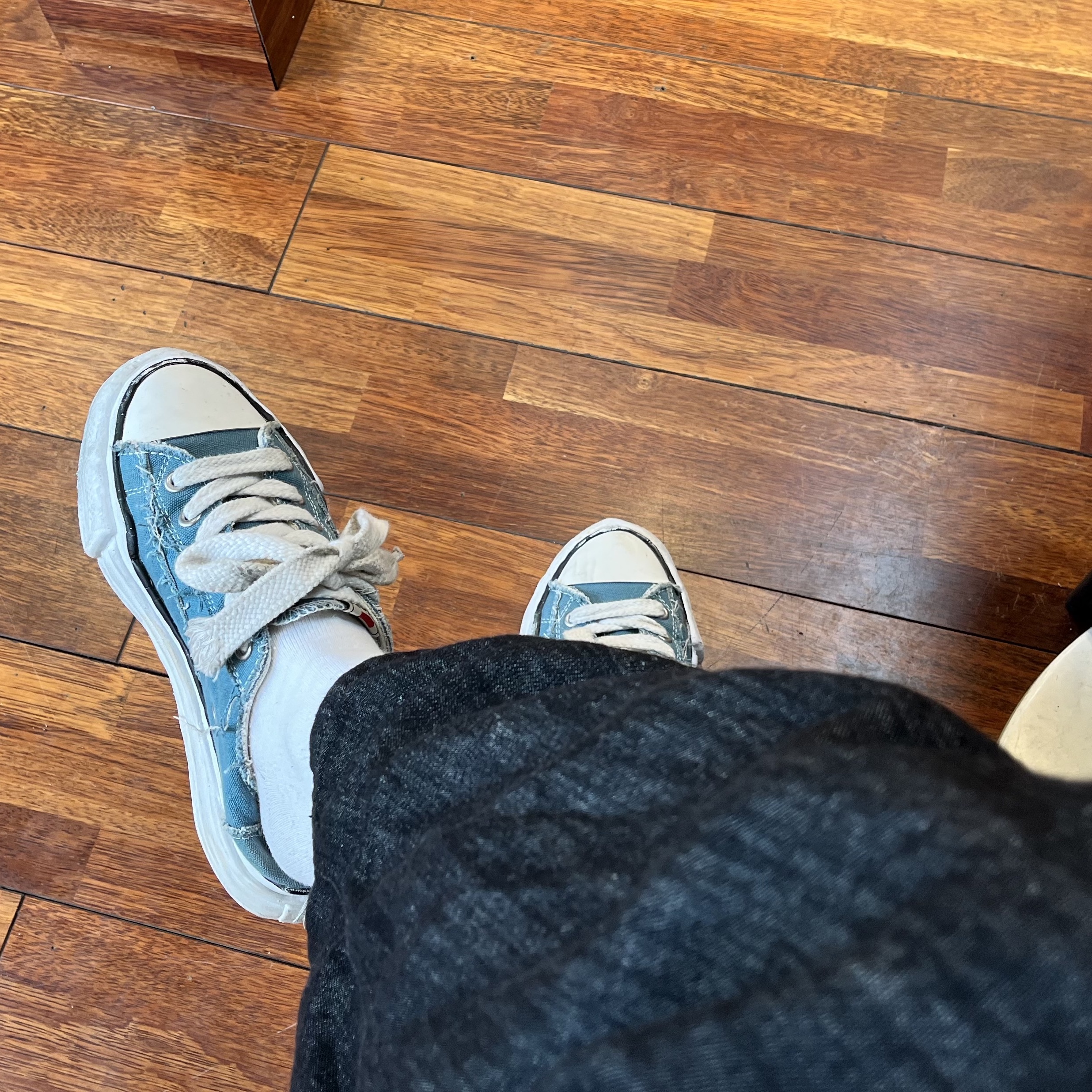 Maison Mihara Yasuhiro Peterson OG Sole Canvas Low Sneakers Blue 착용 스타일
