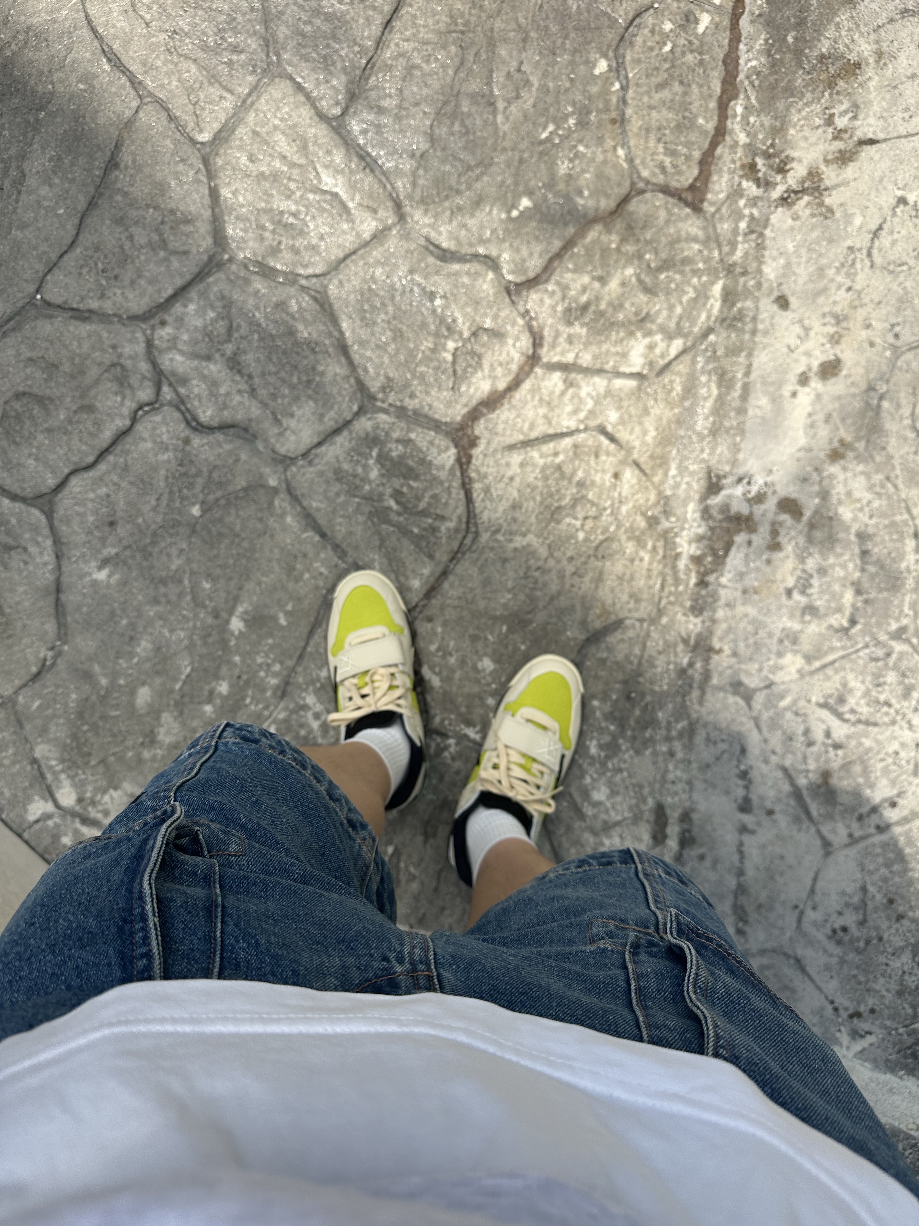 Jordan x Travis Scott Jumpman Jack TR Bright Cactus 착용 스타일