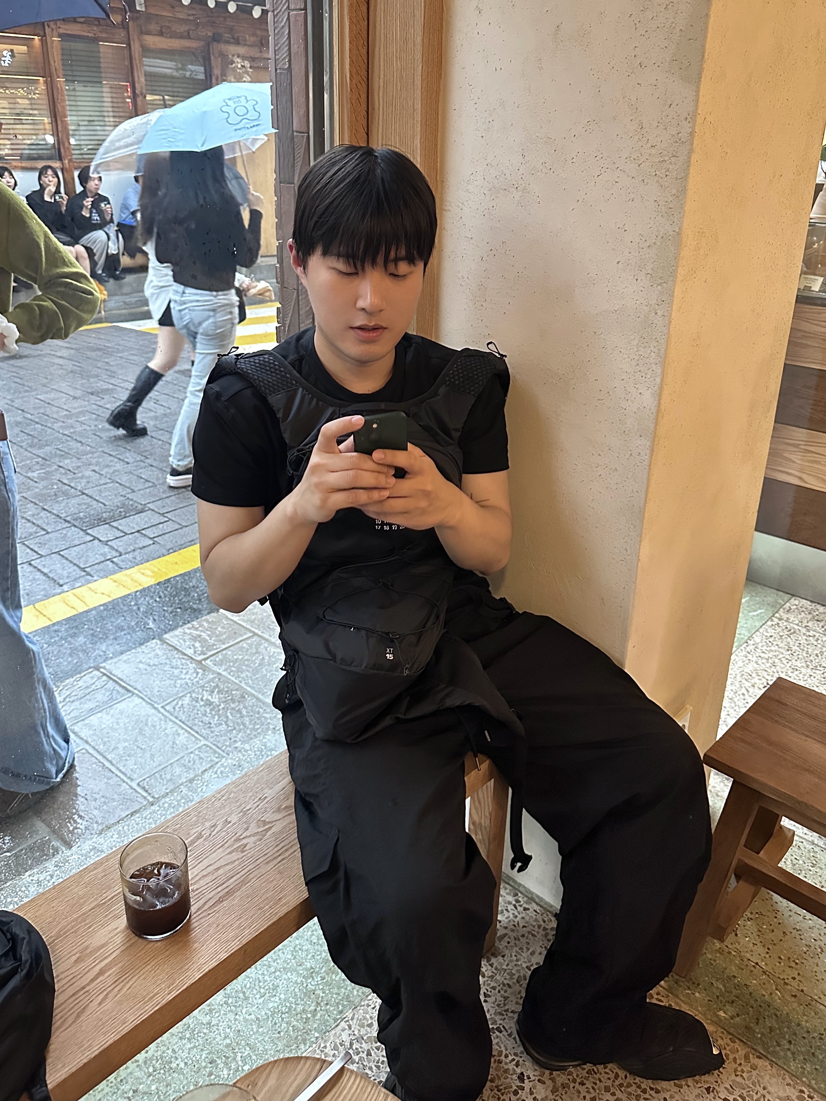 Salomon x MM6 Maison Margiela XT-15 Black, Balenciaga Tyrex Sneakers Black 착용 스타일 - 1