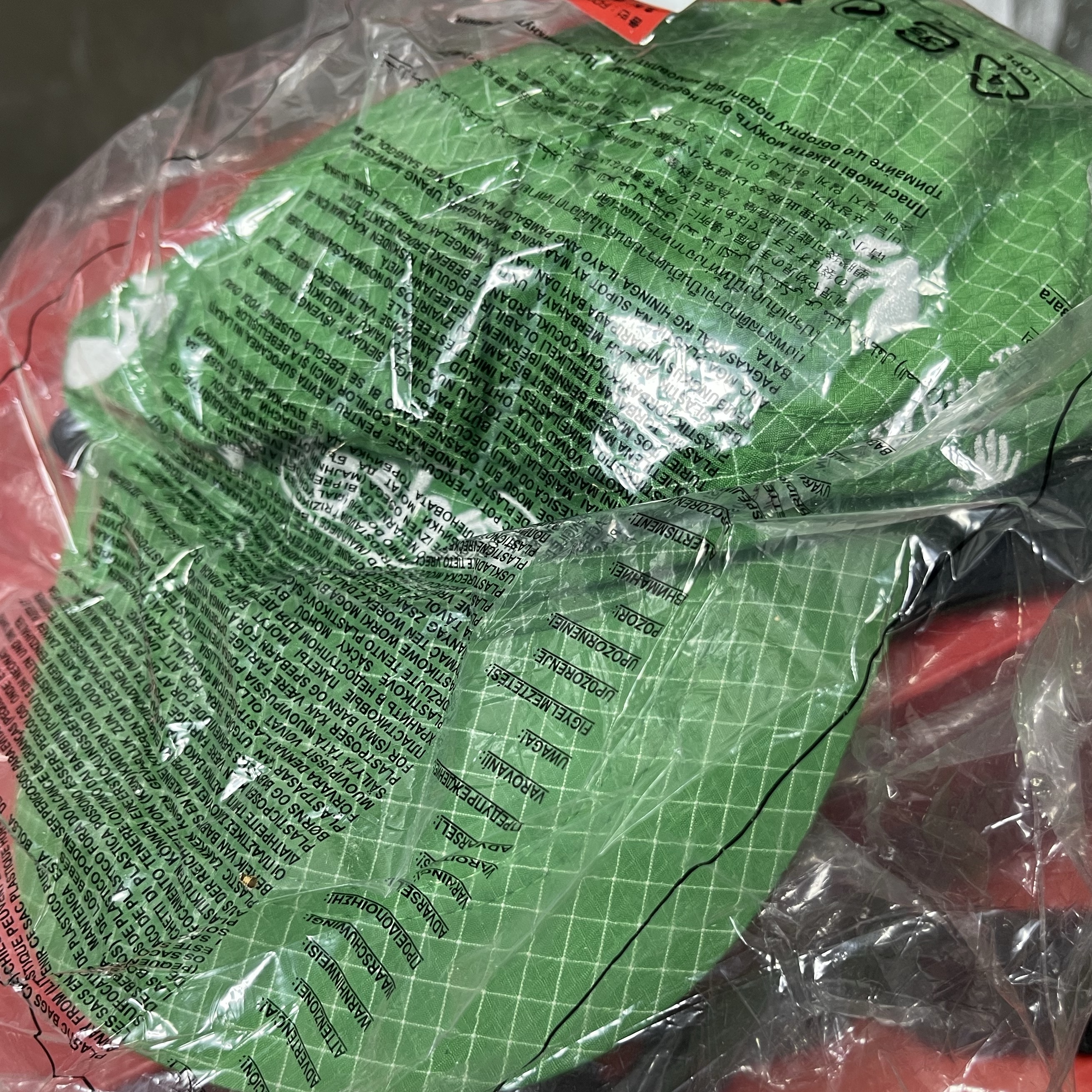 Nike x Off-White Fly Cap Kelly Green 착용 스타일