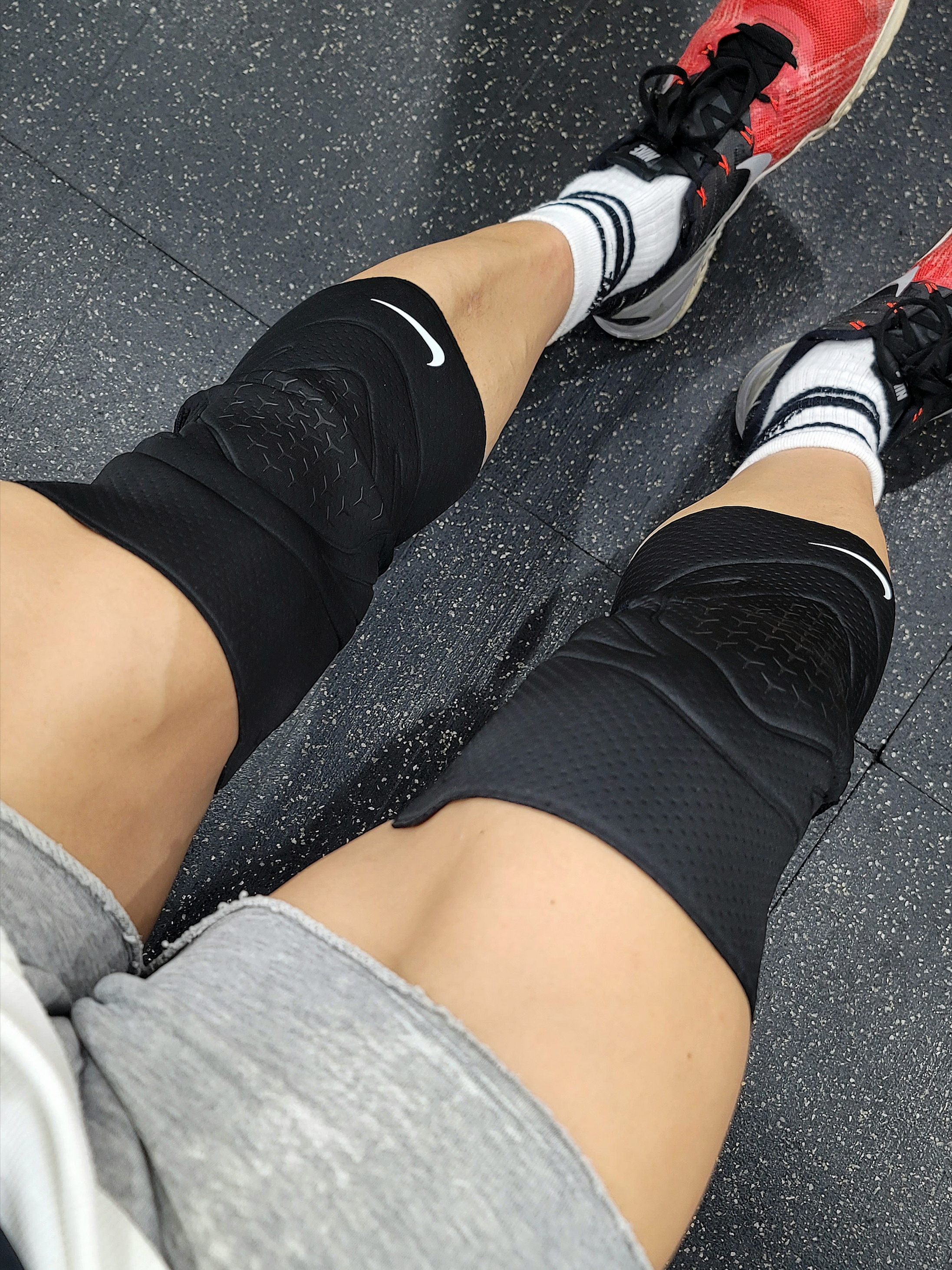 Nike Pro Closed Patella Knee Sleeve 3.0 Black 착용 스타일