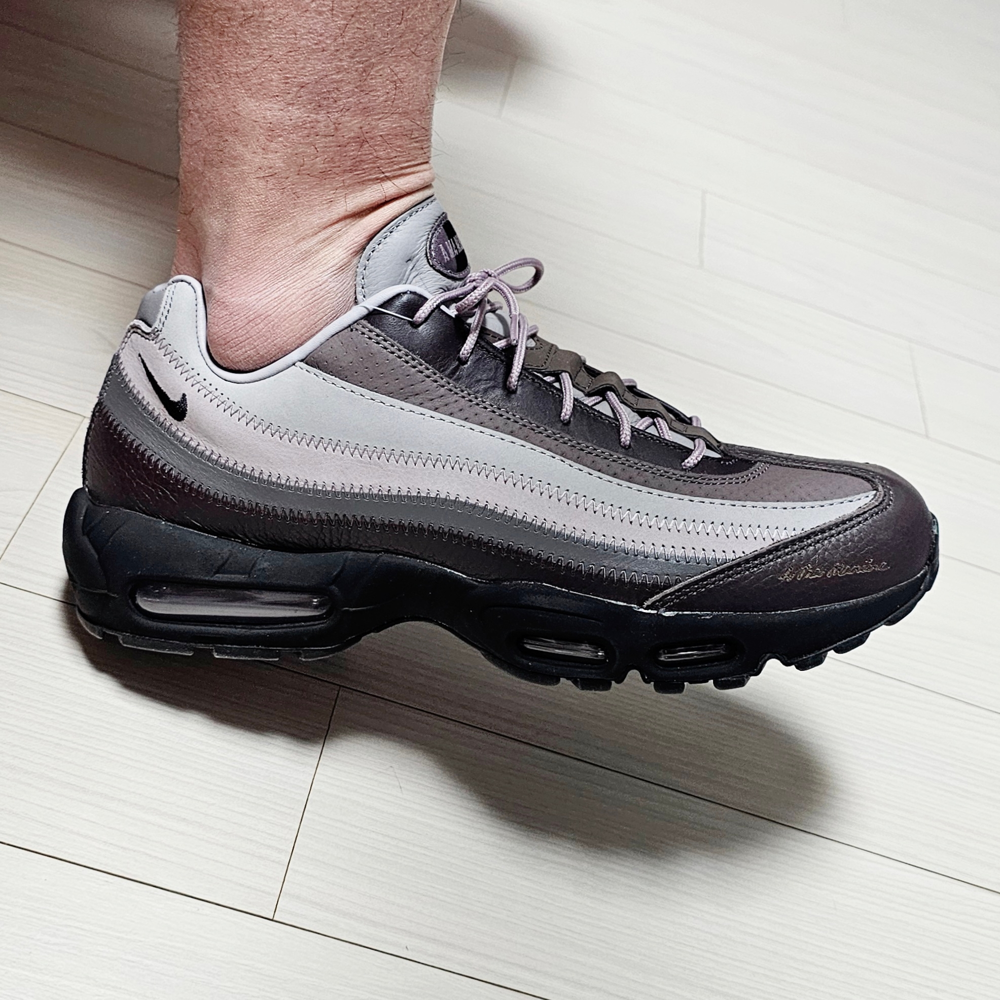 Nike x A Ma Maniere Air Max 95 W.Y.W.S. 착용 스타일