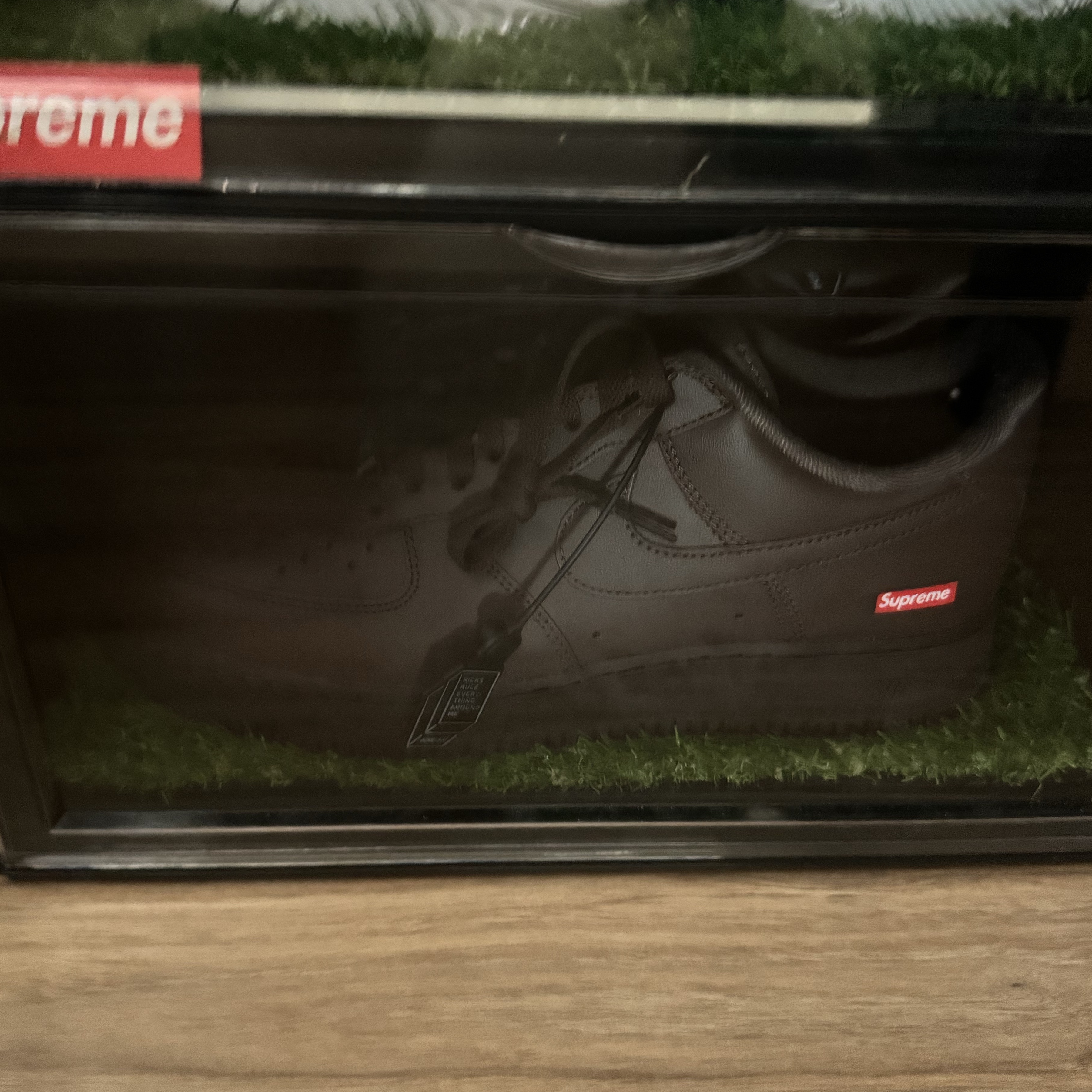 Nike x Supreme Air Force 1 Low Baroque Brown 착용 스타일