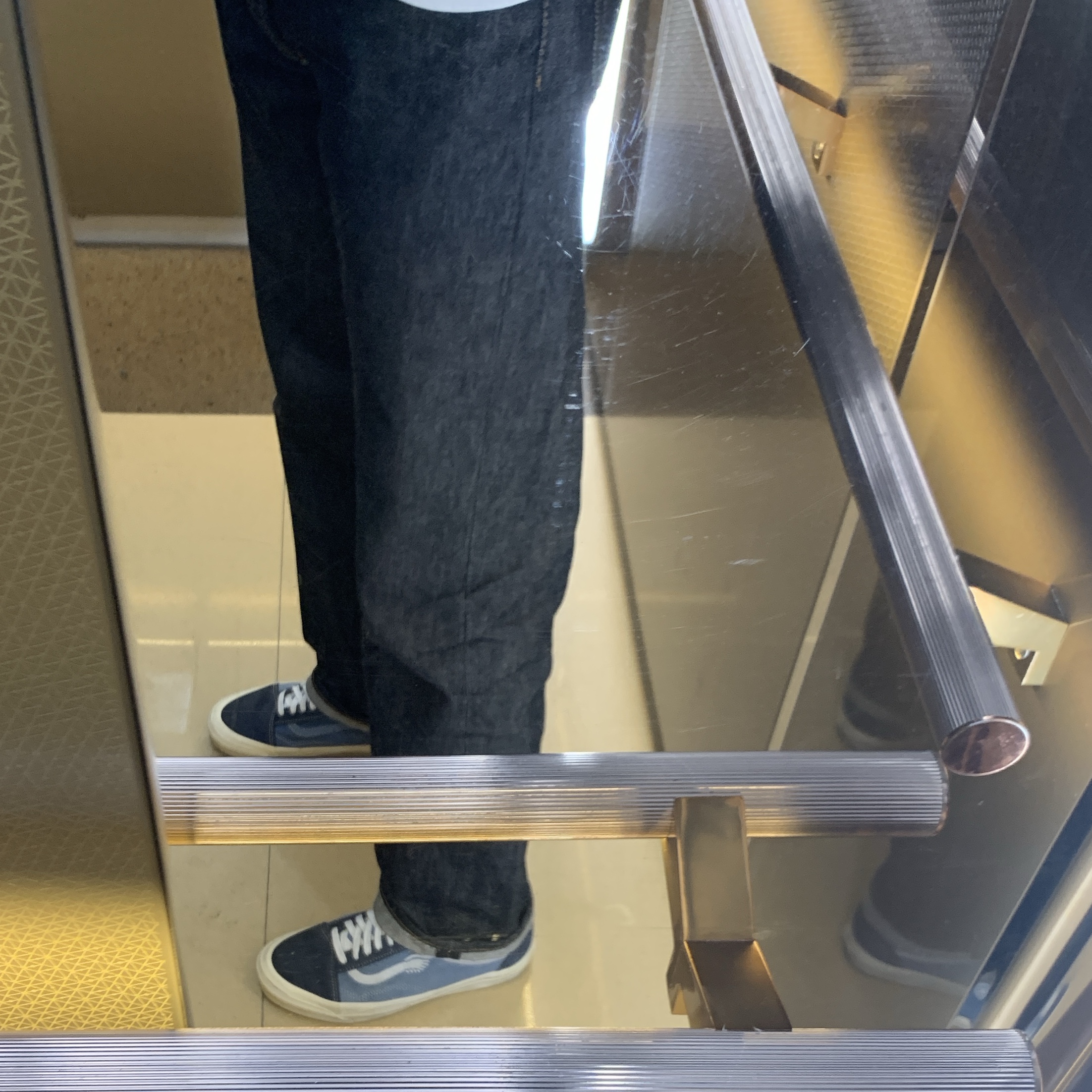 Levi's 501 Original Fit Rigid Jean Dark Indigo 착용 스타일