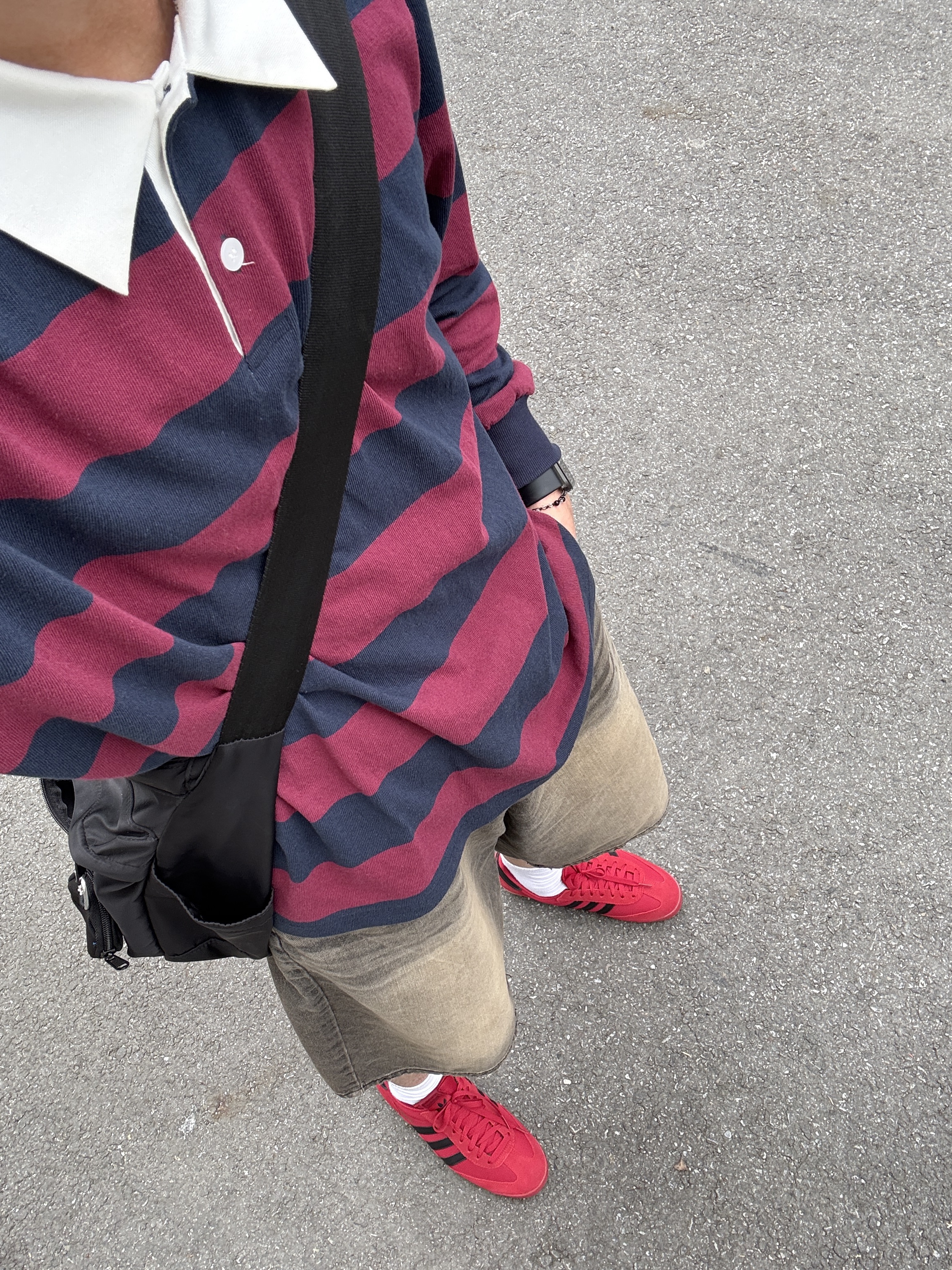 Adidas R71 Team Victory Red Core Black 착용 스타일