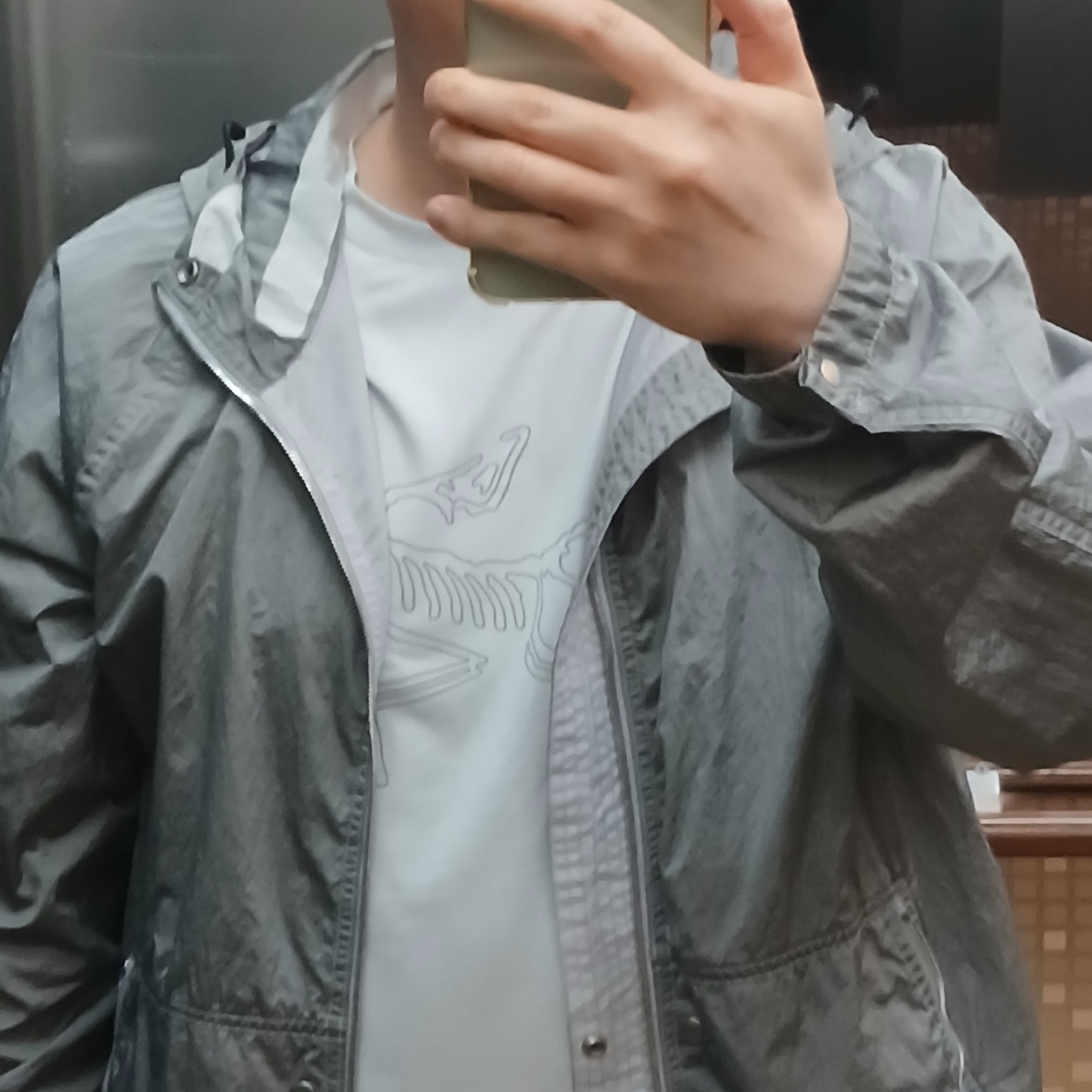 Stone Island 4100097 Nylon Metal Watro-Tc in Econyl Hooded Jacket Pearl Grey - 25SS, Arc'teryx Cormac Logo SS T-Shirt Atmos Heather 착용 스타일 - 2