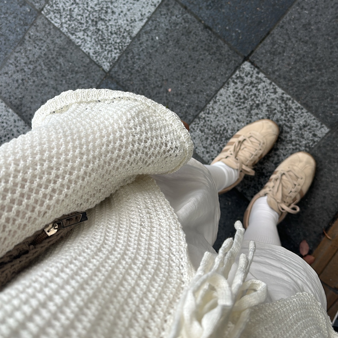 Adidas Stadt Magic Beige 착용 스타일