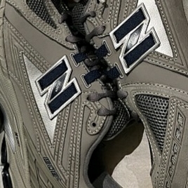 New Balance 1906R Charcoal Grey 착용 스타일