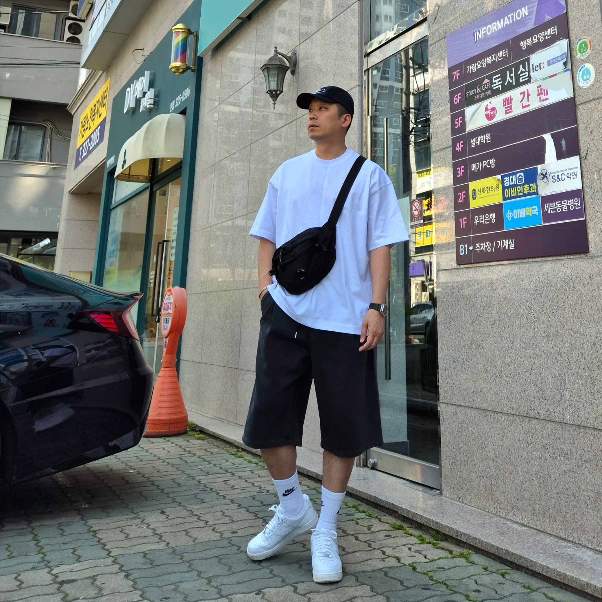 Nike Air Force 1 '07 Low White, C.P. Company Crossbody Bag Black - 24FW 착용 스타일 - 1