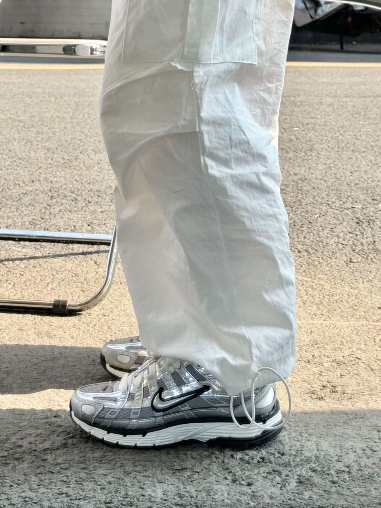 Nike P-6000 Metallic Silver 착용 스타일