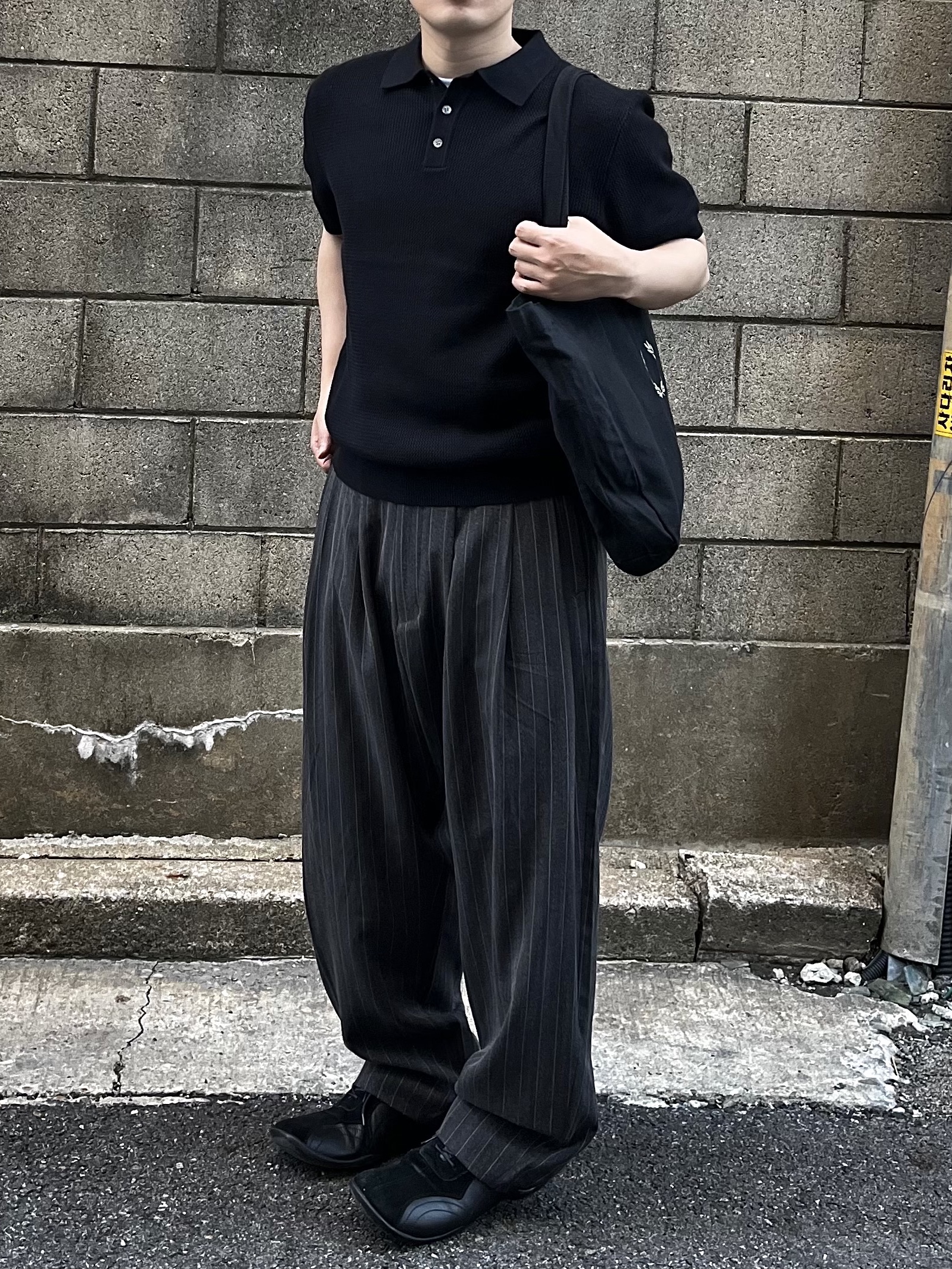 noun Wide Tapered Pants Stripe Charcoal, Pemont Square Black 착용 스타일 - 1