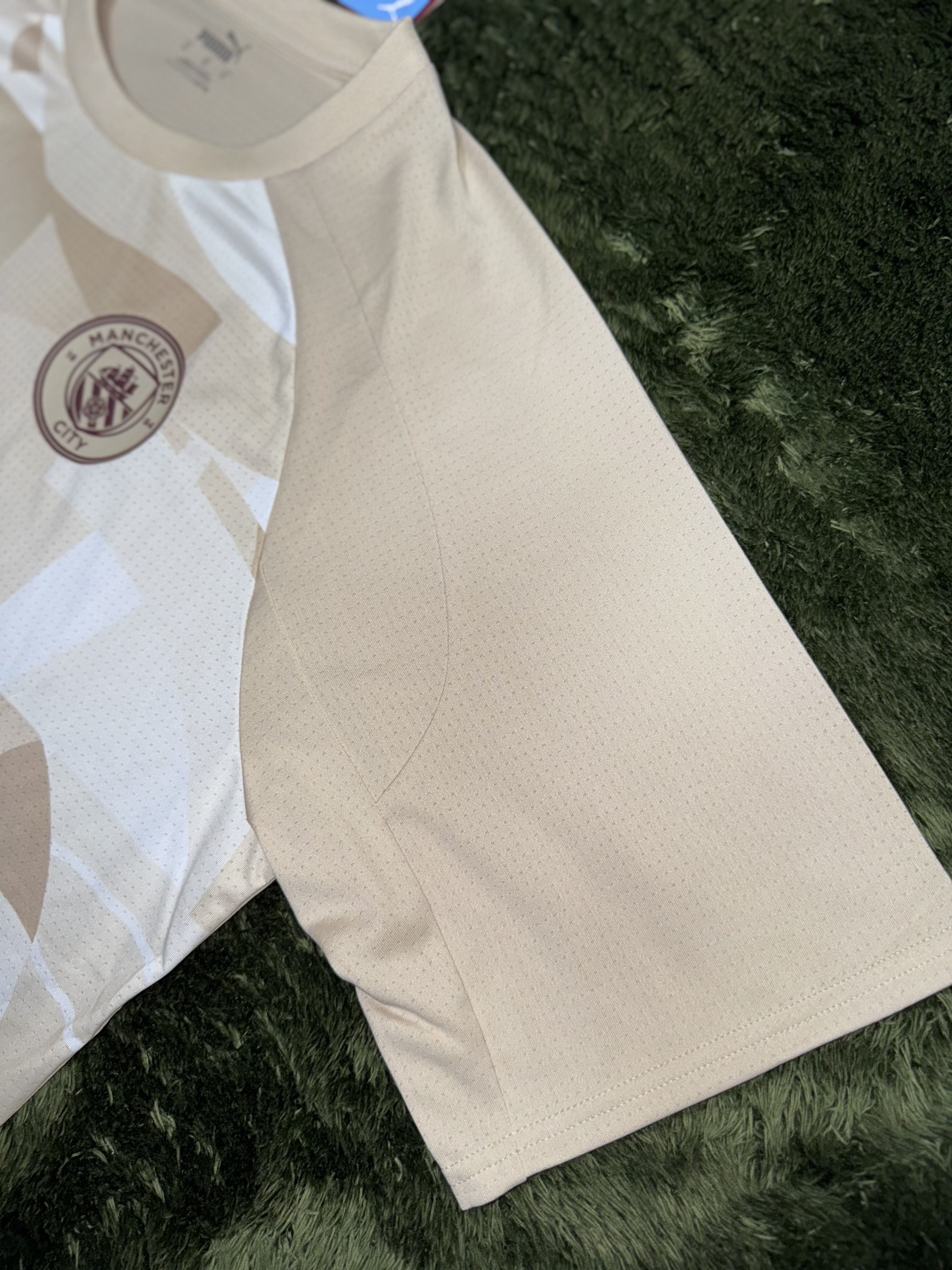 Puma Manchester City 2023/24 Prematch Short Sleeve Jersey Granola Aubergine (Non Marking Ver.) 착용 스타일 - 3