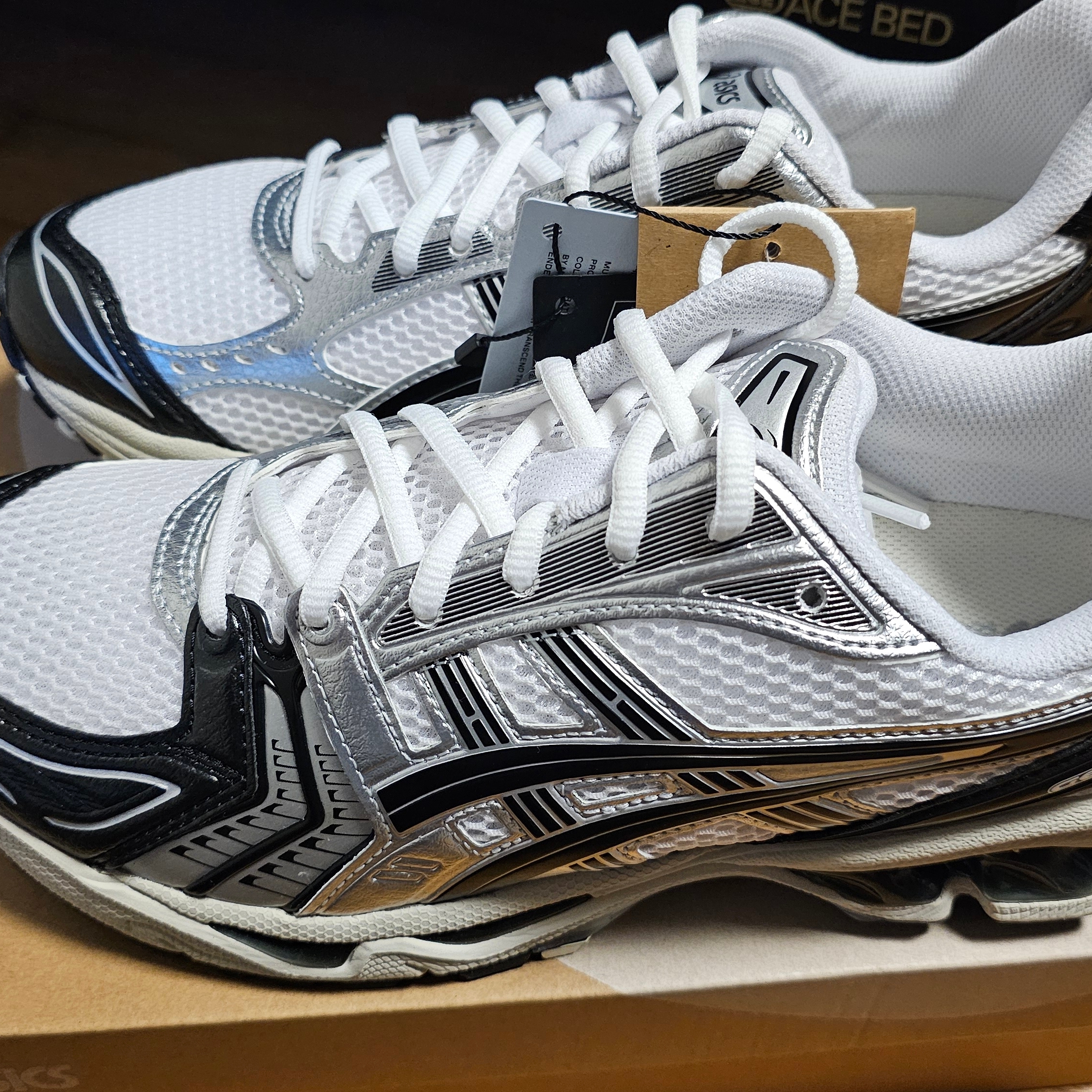 Asics Gel-Kayano 14 White Black 착용 스타일