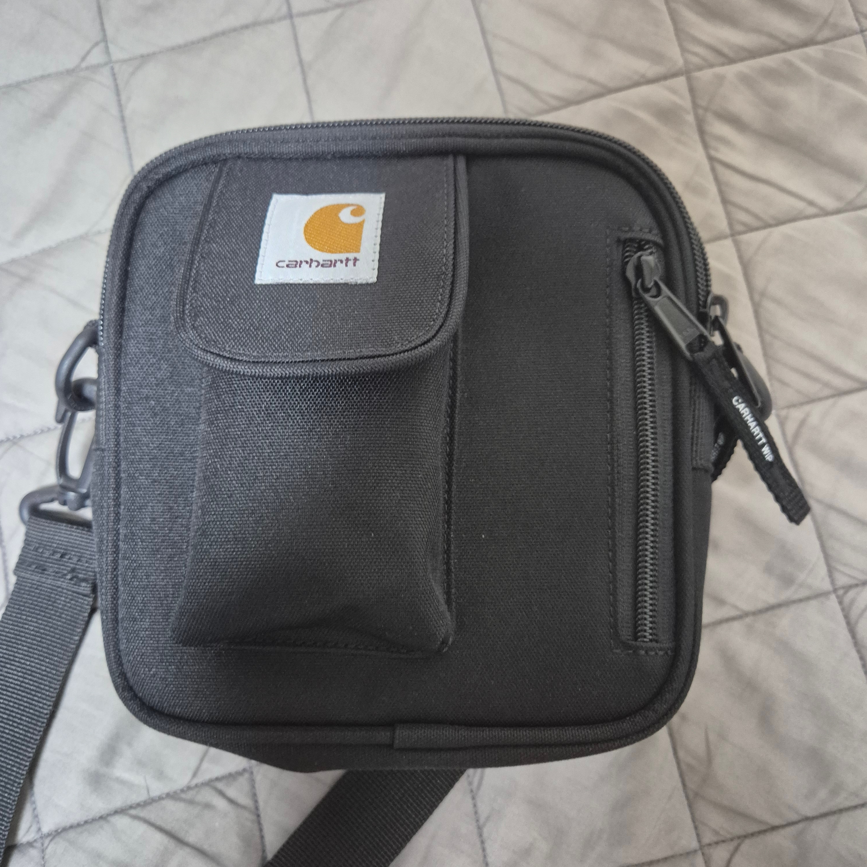 Carhartt WIP Essentials Bag Black 착용 스타일