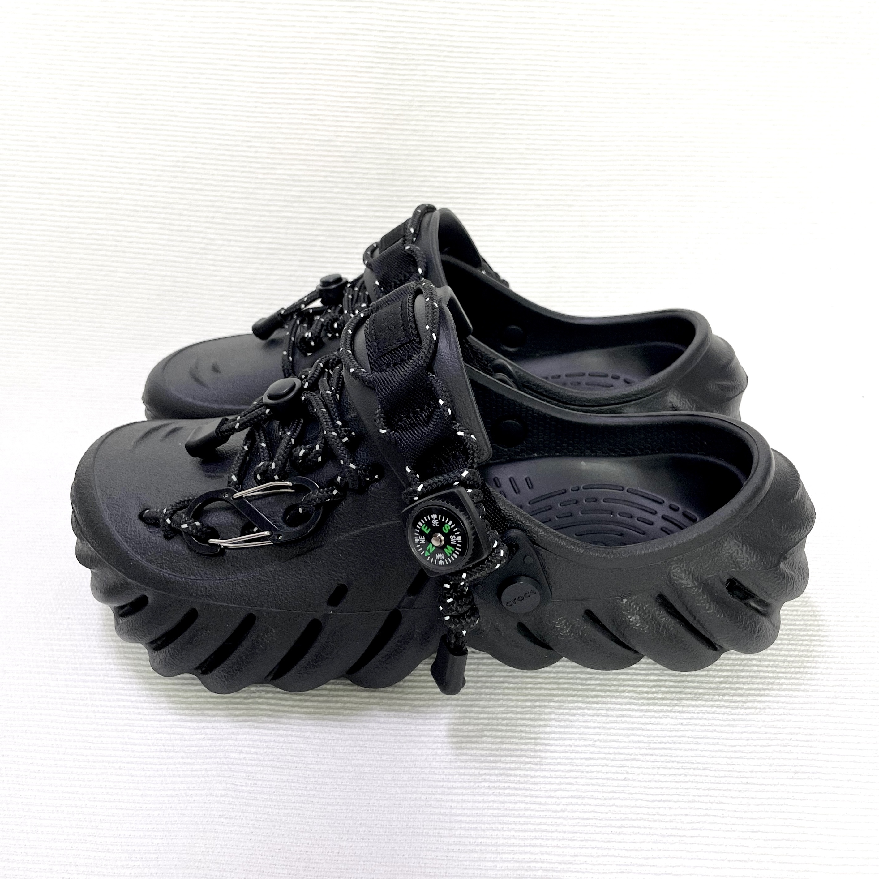Crocs Echo Clog Black 착용 스타일 - 3