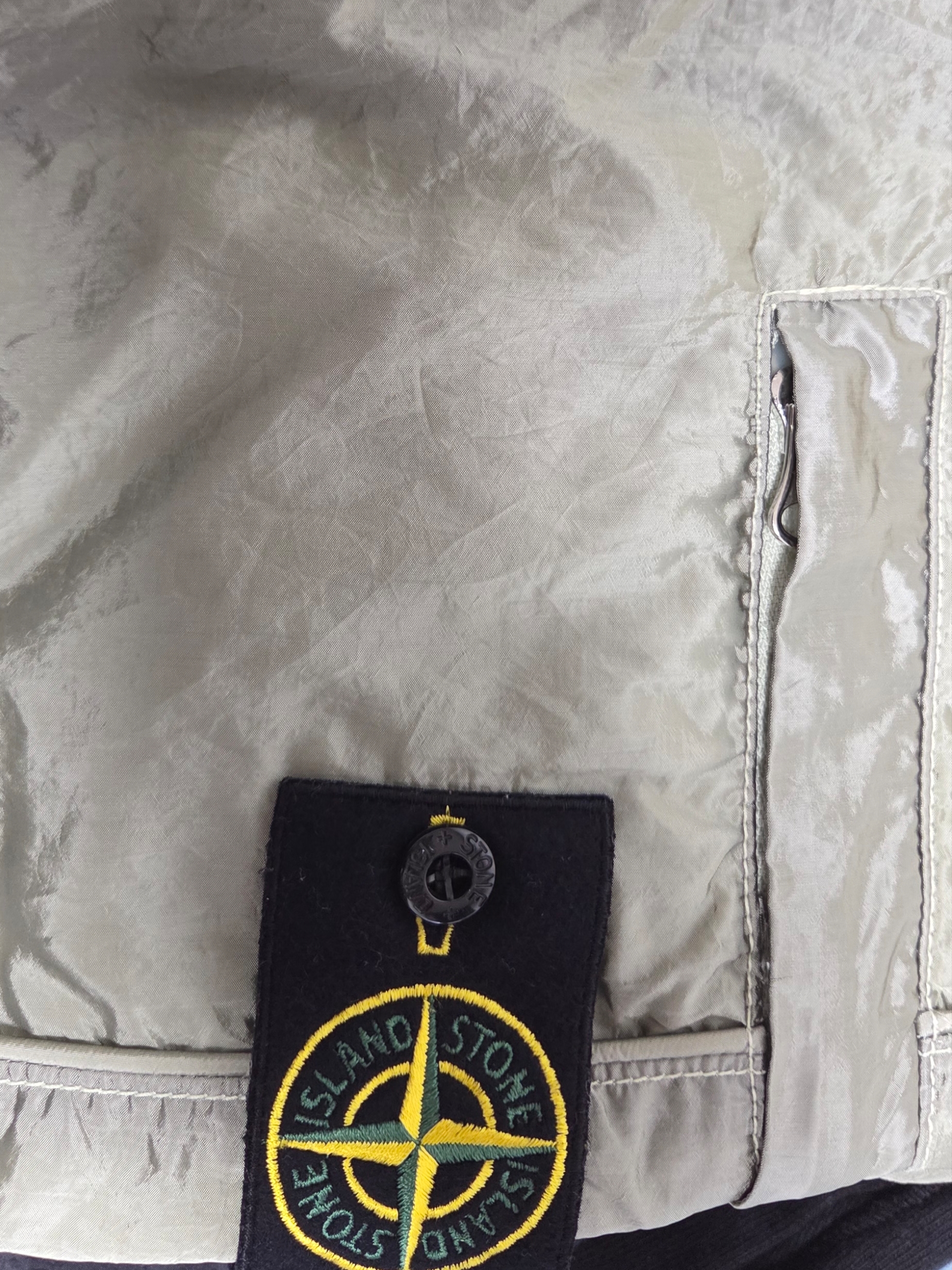 Stone Island L1721 Nylon Metal Garment Dyed Bermuda Shorts Light Green - 22SS 착용 스타일