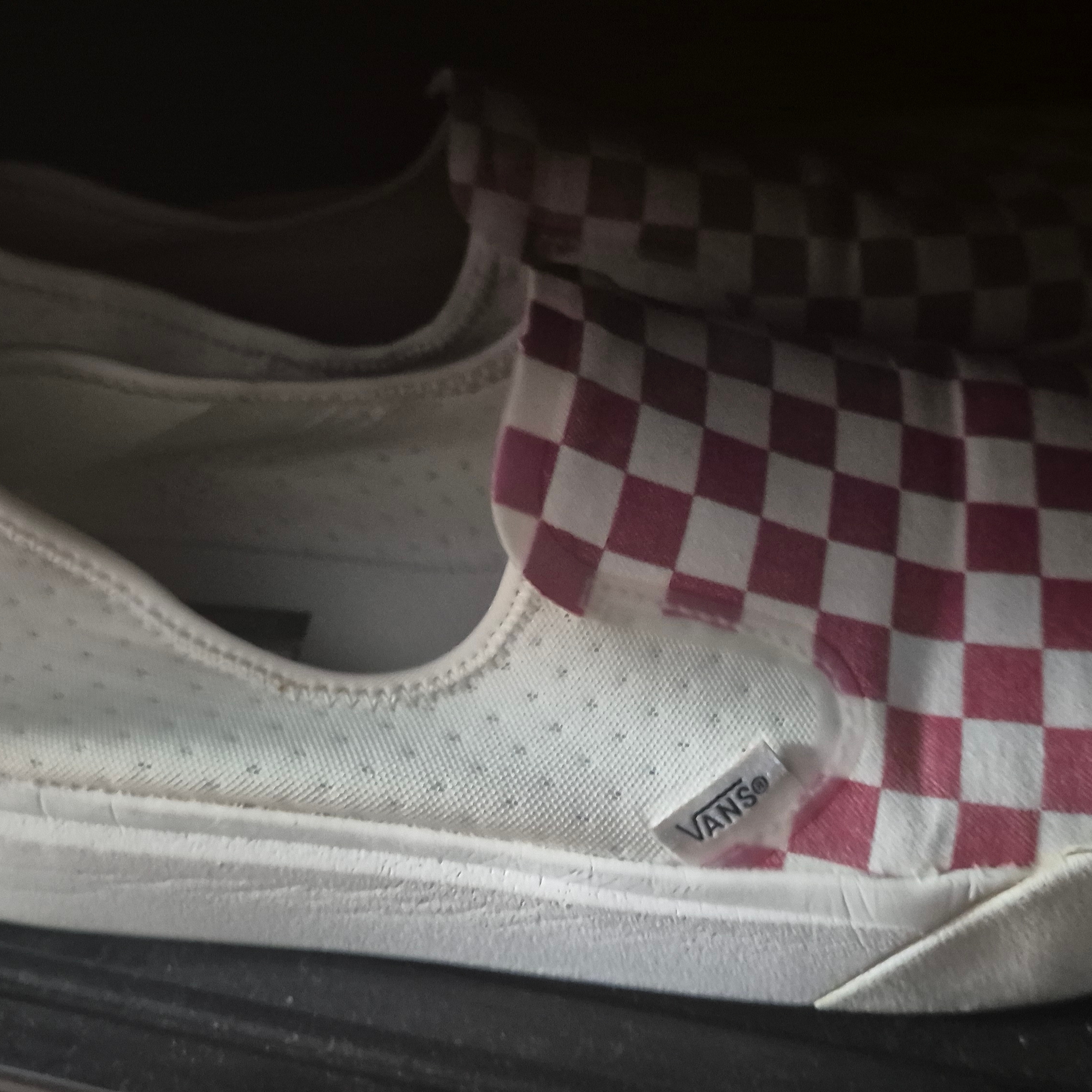 Vans ComfyCush One Checkerboard Racing Red Marshmallow 착용 스타일