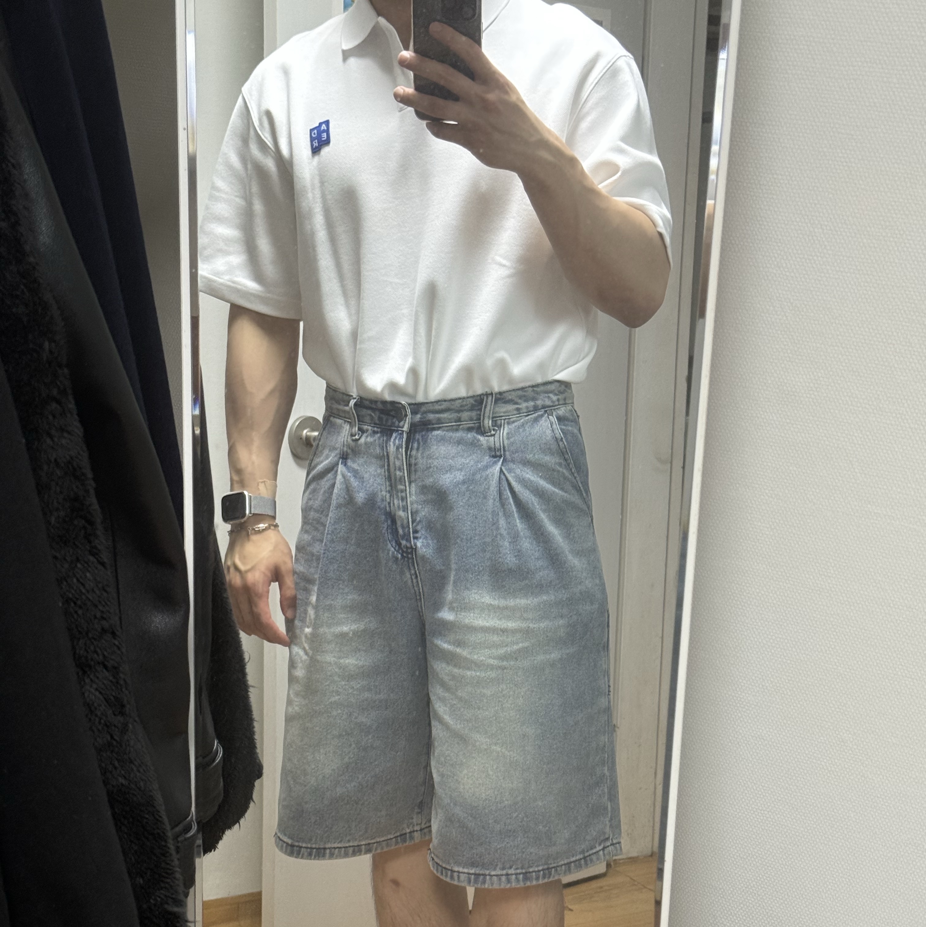 Ader Error Sig; TRS Tag Polo T-Shirt 01 Off White 착용 스타일