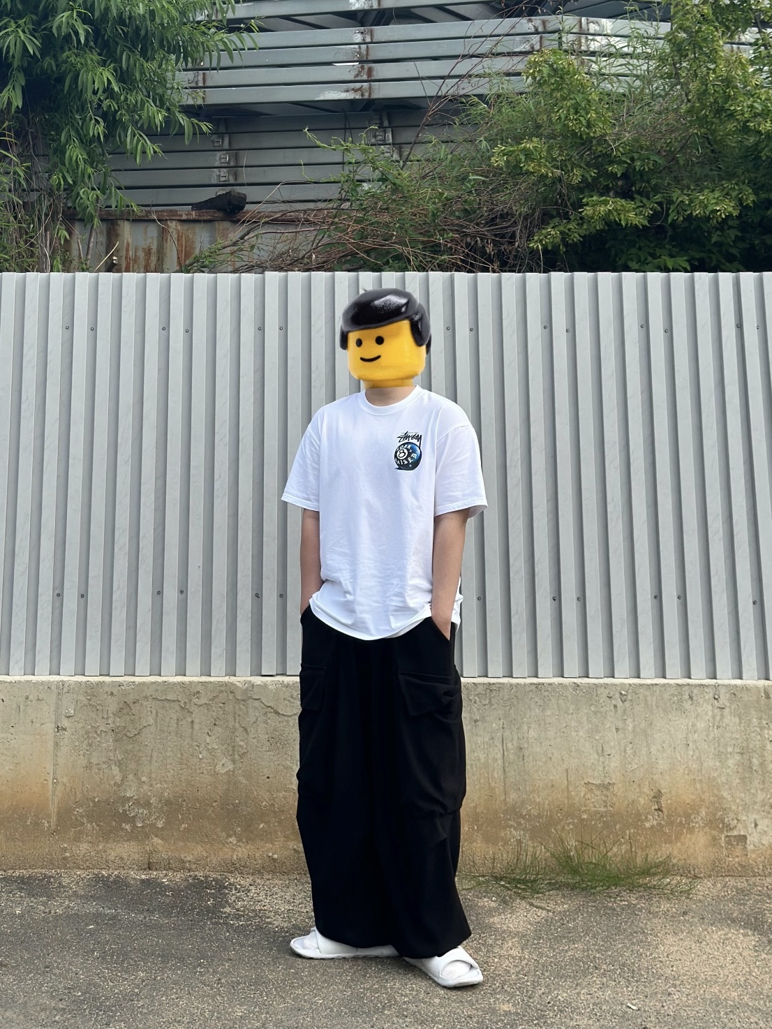Stussy x Born X Raised 8 Ball T-Shirt White, Nike Victori One Slide White Black 착용 스타일