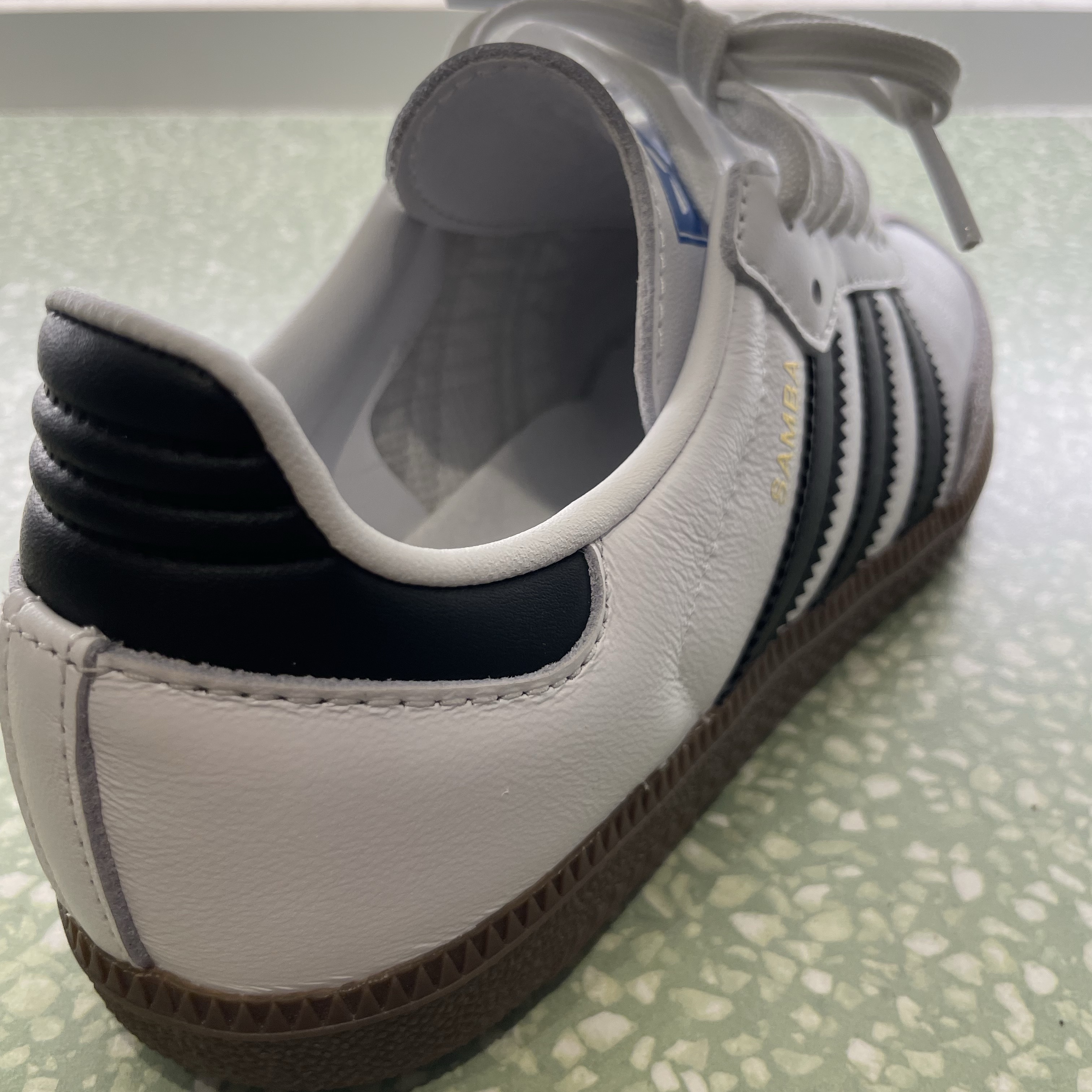 Adidas Samba OG Black White Gum 착용 스타일 - 4