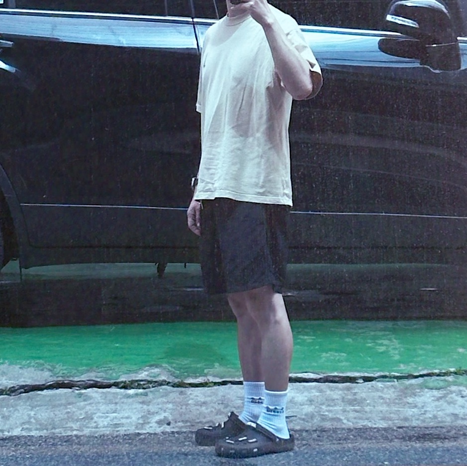 Crocs x Palace Classic Clog Black, Nike x Billie Eilish NRG T-Shirt Mushroom - Asia 착용 스타일 - 1