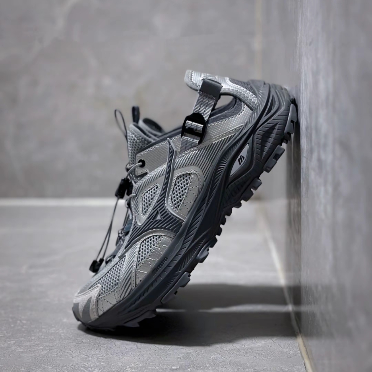 Mizuno Racer Trail SE Silver Grey 착용 스타일 - 3