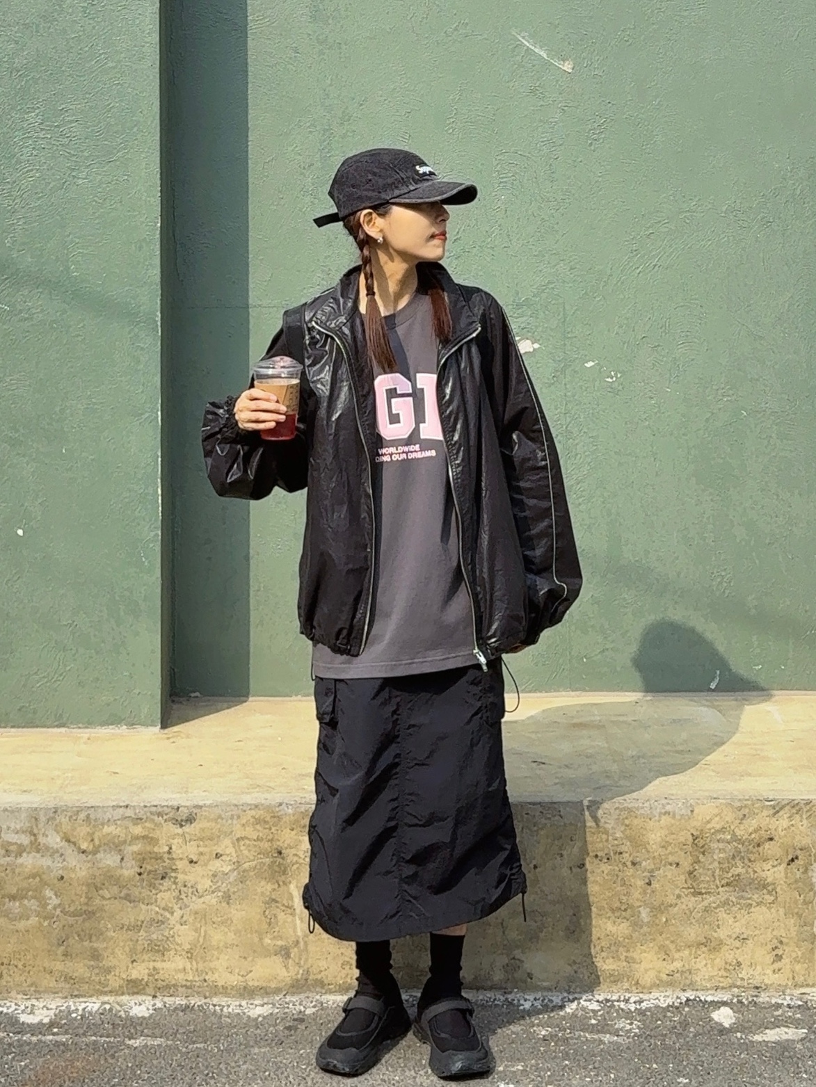 Supreme Denim Camp Cap Black - 23SS, (W) Matin Kim Logo Coating Jumper Black 착용 스타일 - 2