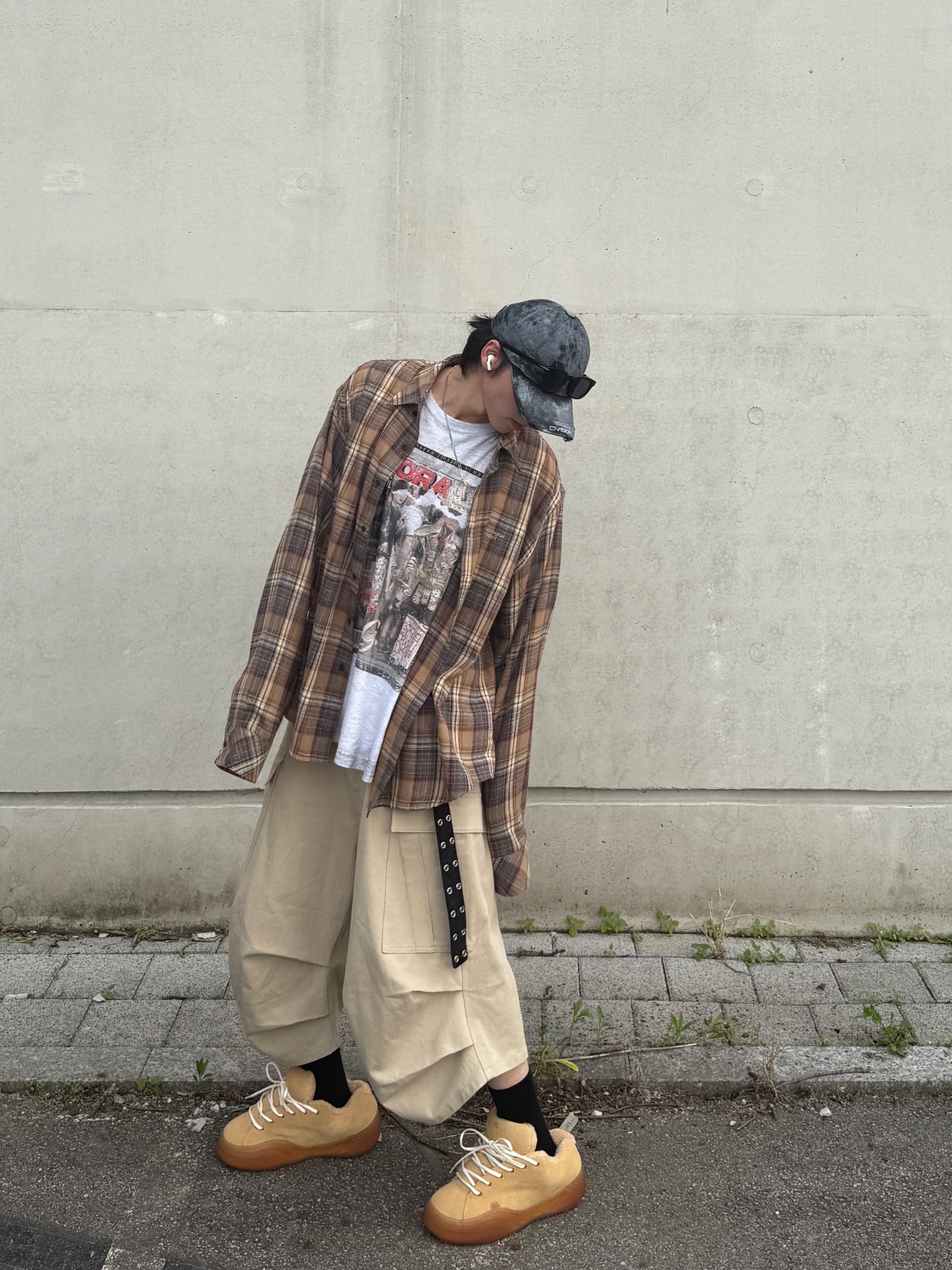 ERL Vamp Skate Shoe Natural Brown, ERL Vamp Skate Shoe Pirate Black 착용 스타일 - 1