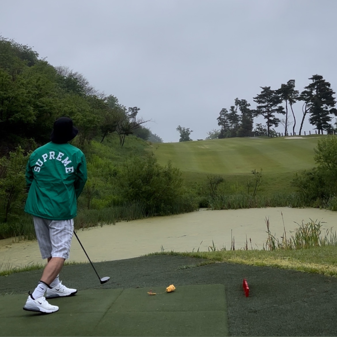 Nike Air Max 270 Golf White Black, Supreme x Champion Coaches Jacket Green - 24SS 착용 스타일
