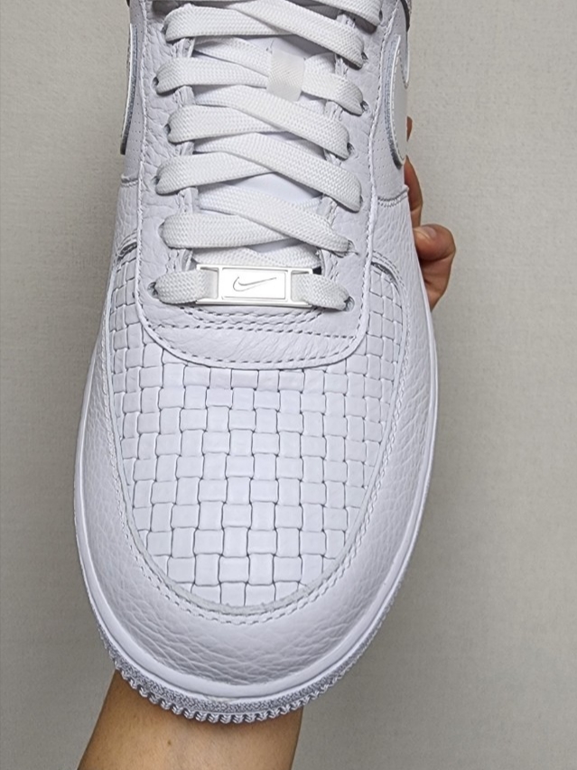 Nike Air Force 1 ’07 LX White 착용 스타일