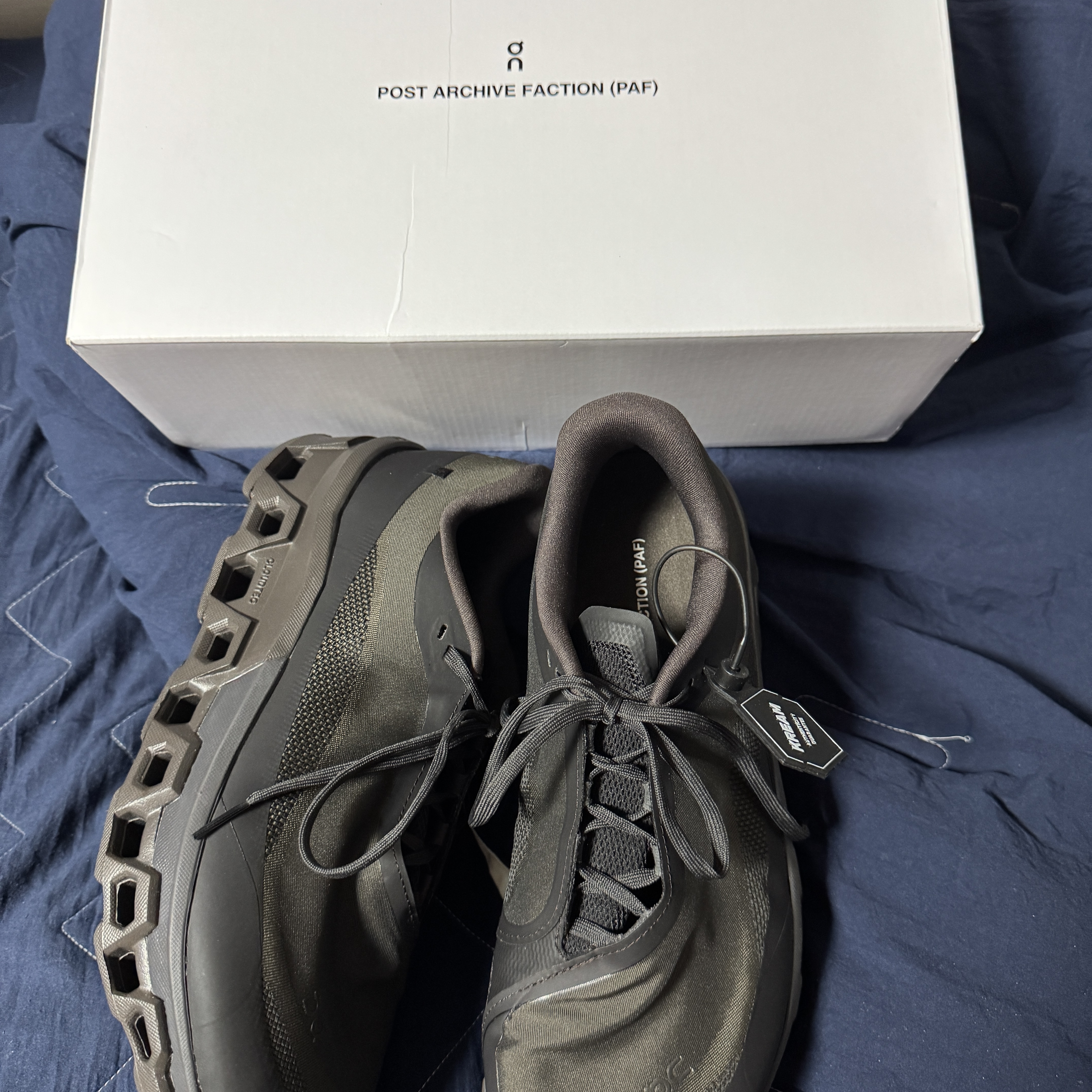 On Running x Post Archive Faction (Paf) Cloudmonster 2 Thorn Brown 착용 스타일
