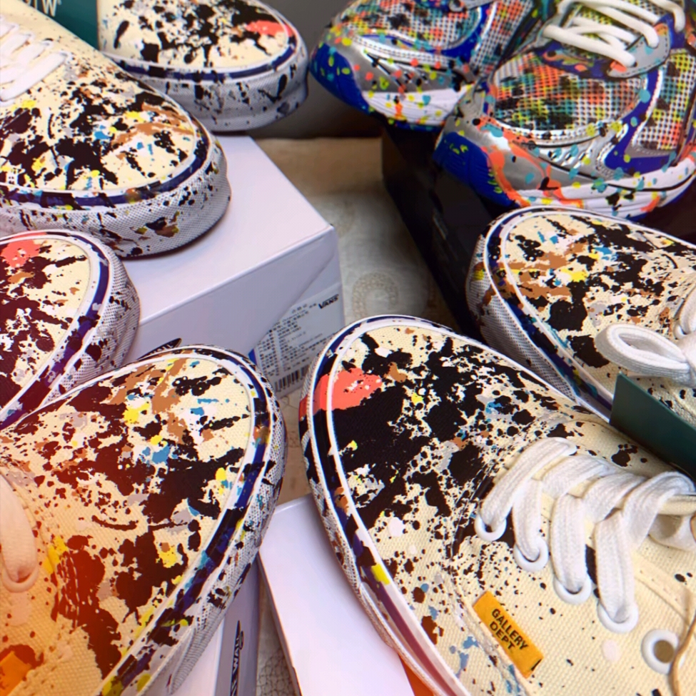 Vans x Gallery Dept. Authentic Reissue 44 Art That Kills 착용 스타일