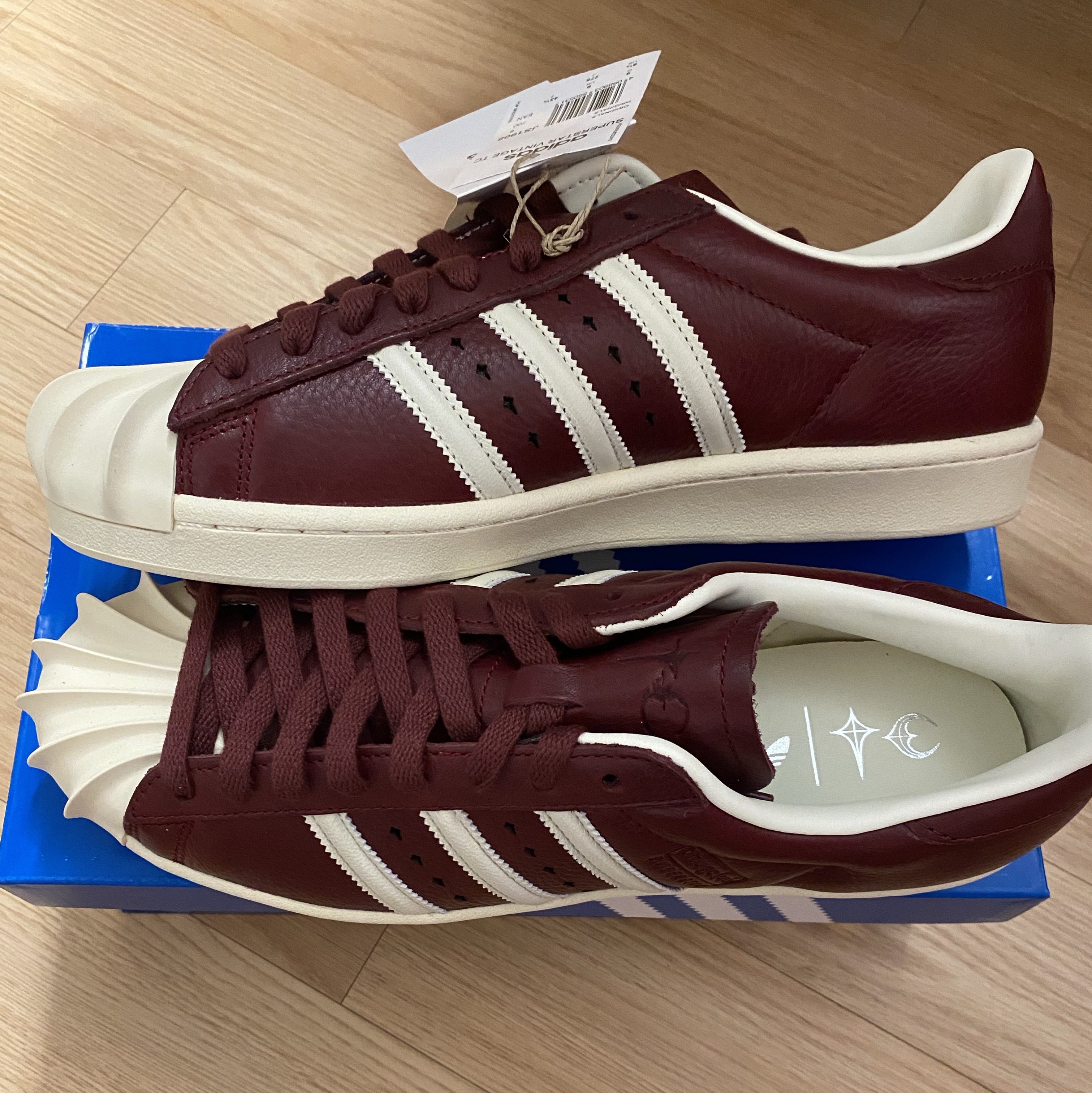 Adidas x Thug Club Superstar Vintage Collegiate Burgundy Cream White 착용 스타일