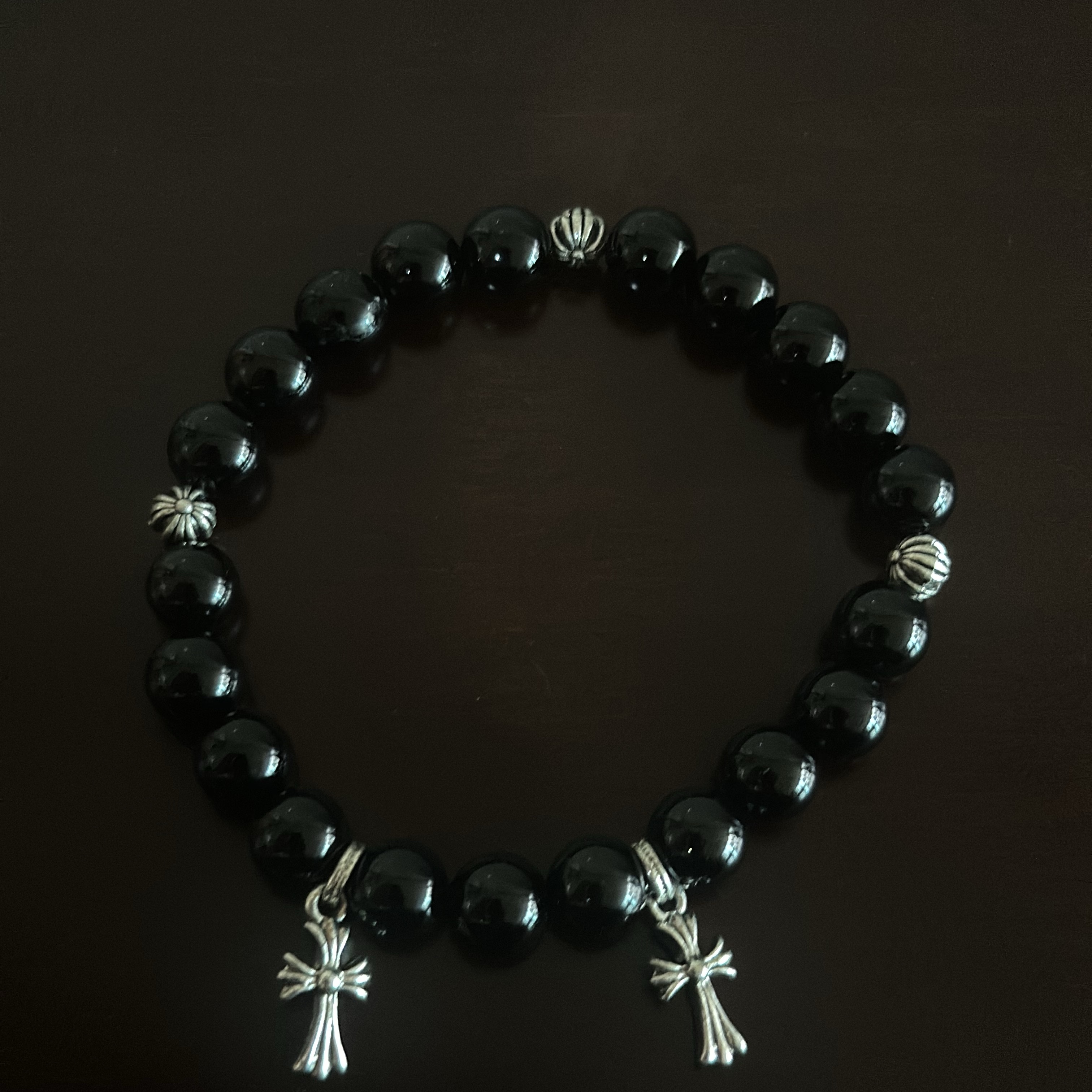 Hansroom Chrome Hearts Tiny E-CH Plus Bracelet, Louis Vuitton Keepall Bandouliere 55 Monogram Eclipse Grey 착용 스타일 - 5