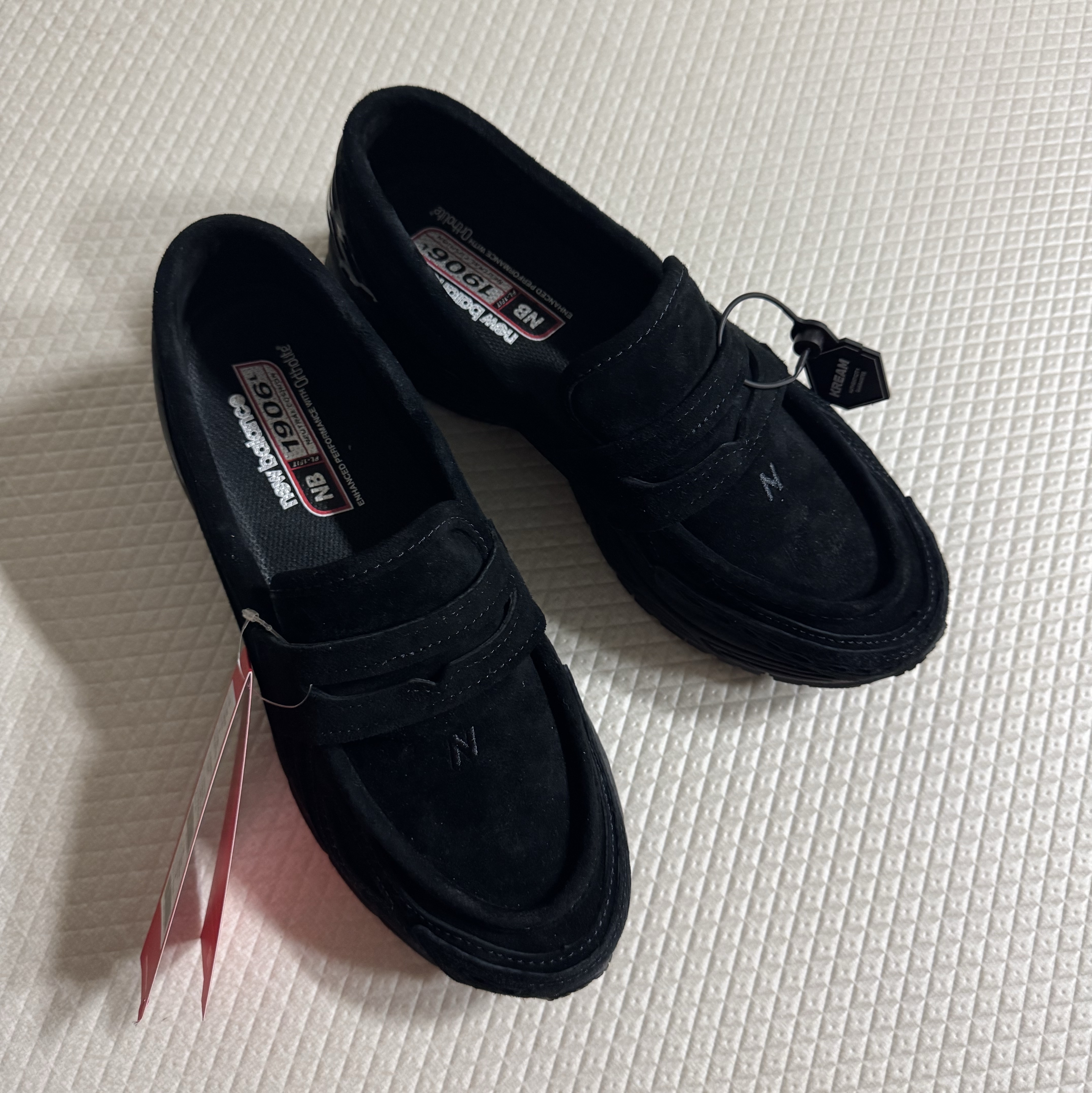 New Balance 1906L Black Black Cement 착용 스타일